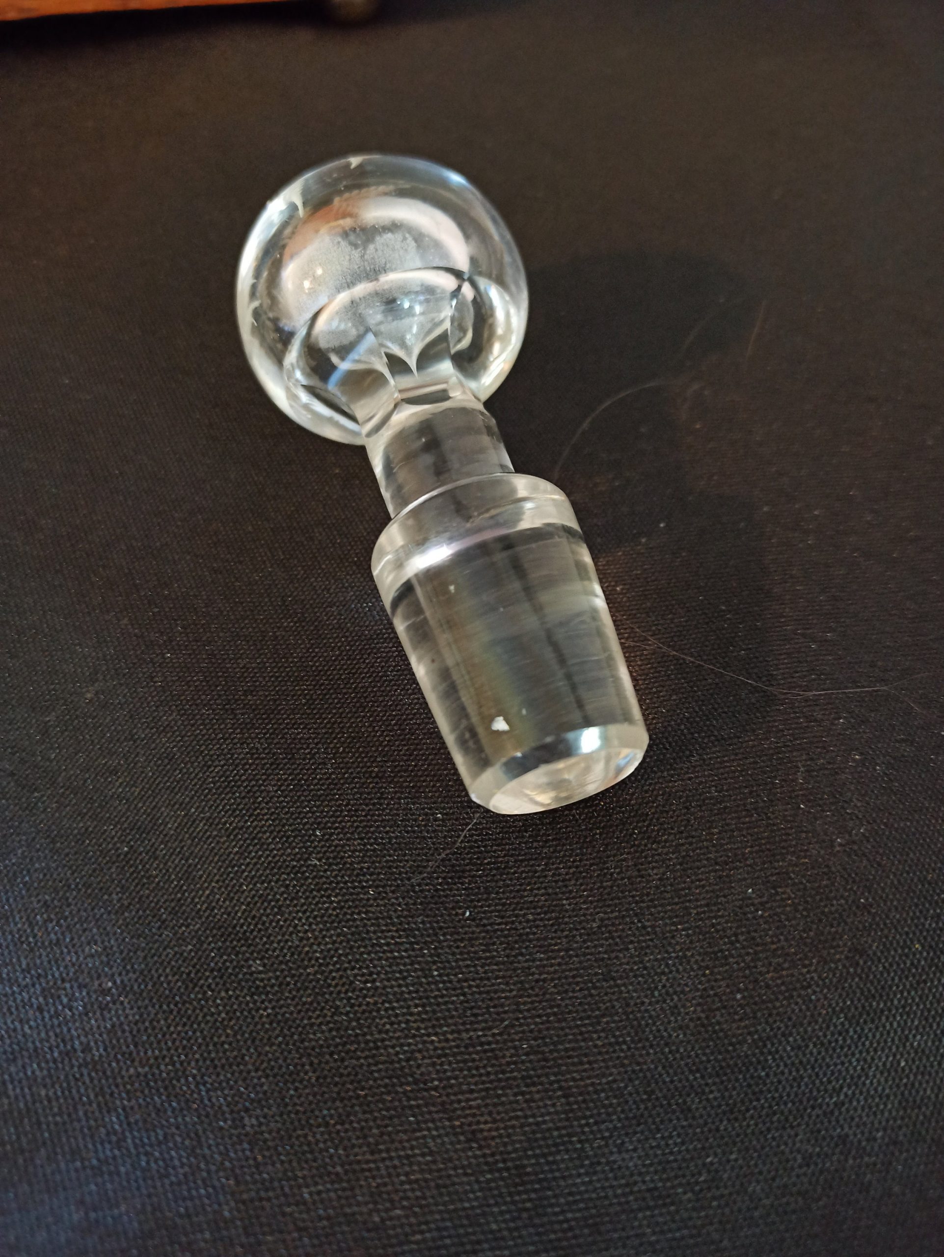 Victorian Flat Bottomed Etched Decanter. Very Good Condition. - Image 5