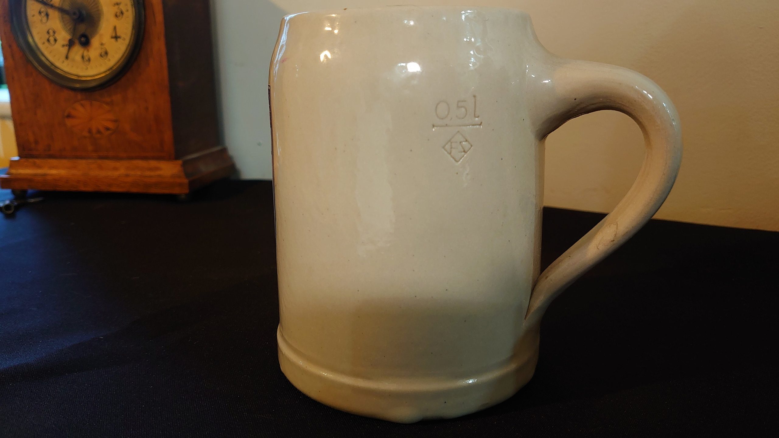 International Flags Salt-glaze Ceramic Beer Stein - 0.5 litres - 12.5cm tall - Image 6