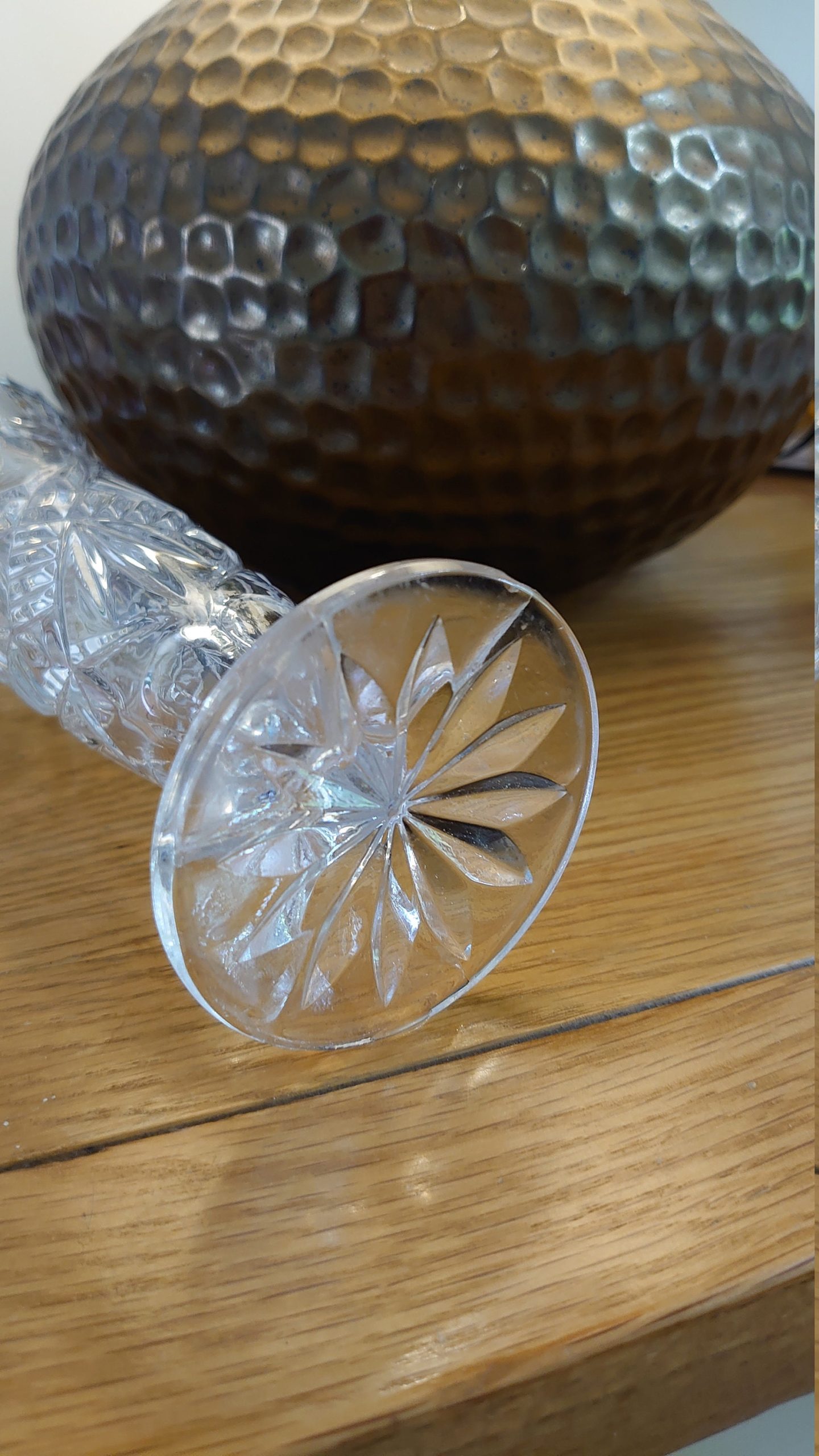 Retro Vintage Cut Glass Posy Vase with Spiral Effect or Catherine Wheel Effect Pattern - Very Good Condition - 20.5cm tall - Image 4