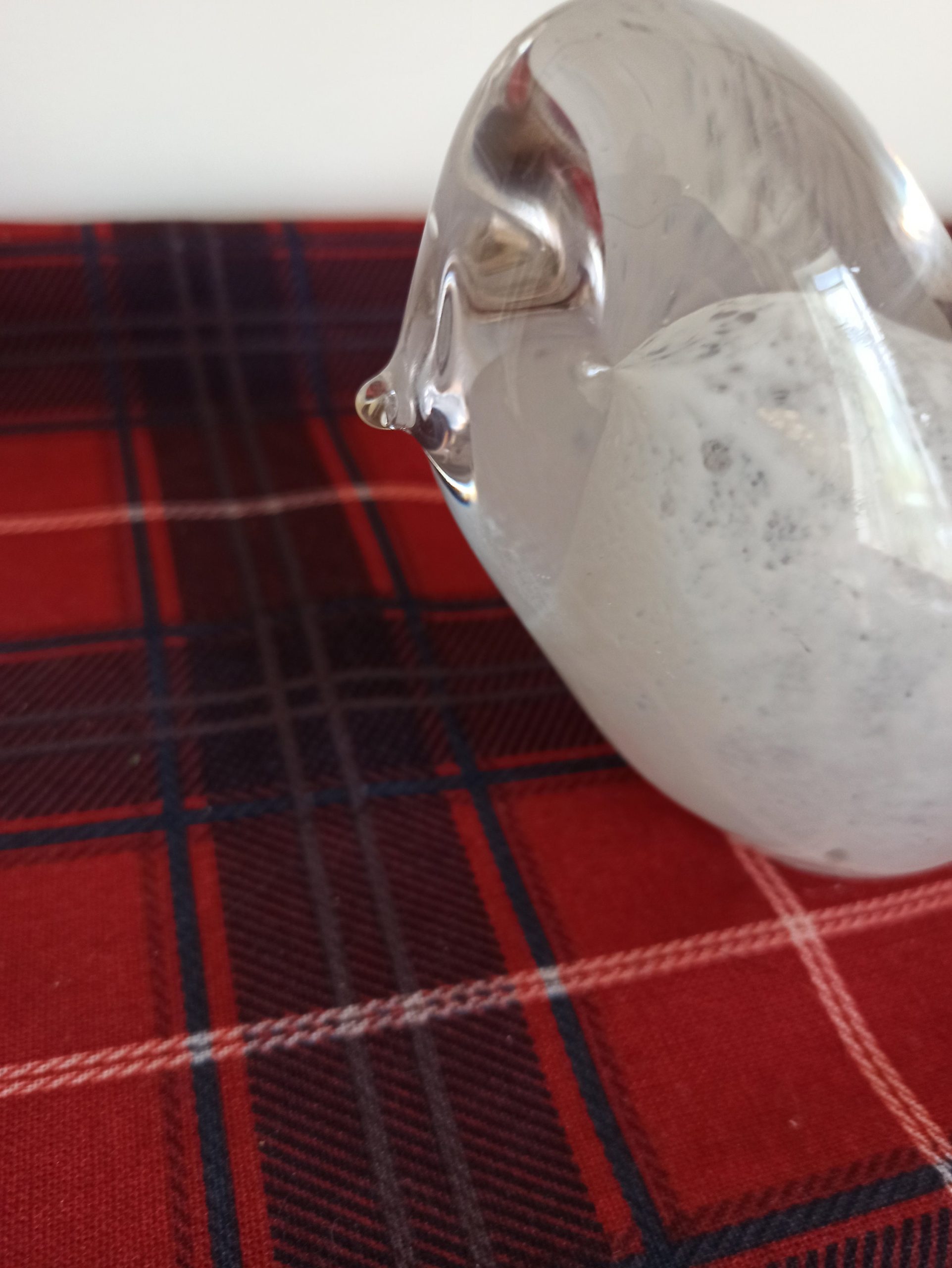 Vintage Bird Paperweight. Very Good Condition. - Image 4