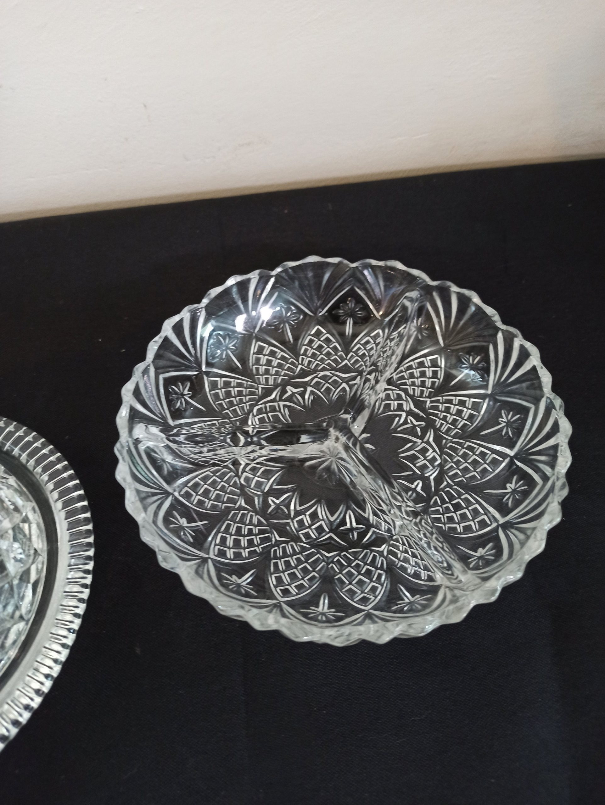 Vintage Triple Compartment Hors d-oeuvres Dish and Marmalade / Preserves Lidded Jar. Very Good Condition. - Image 3