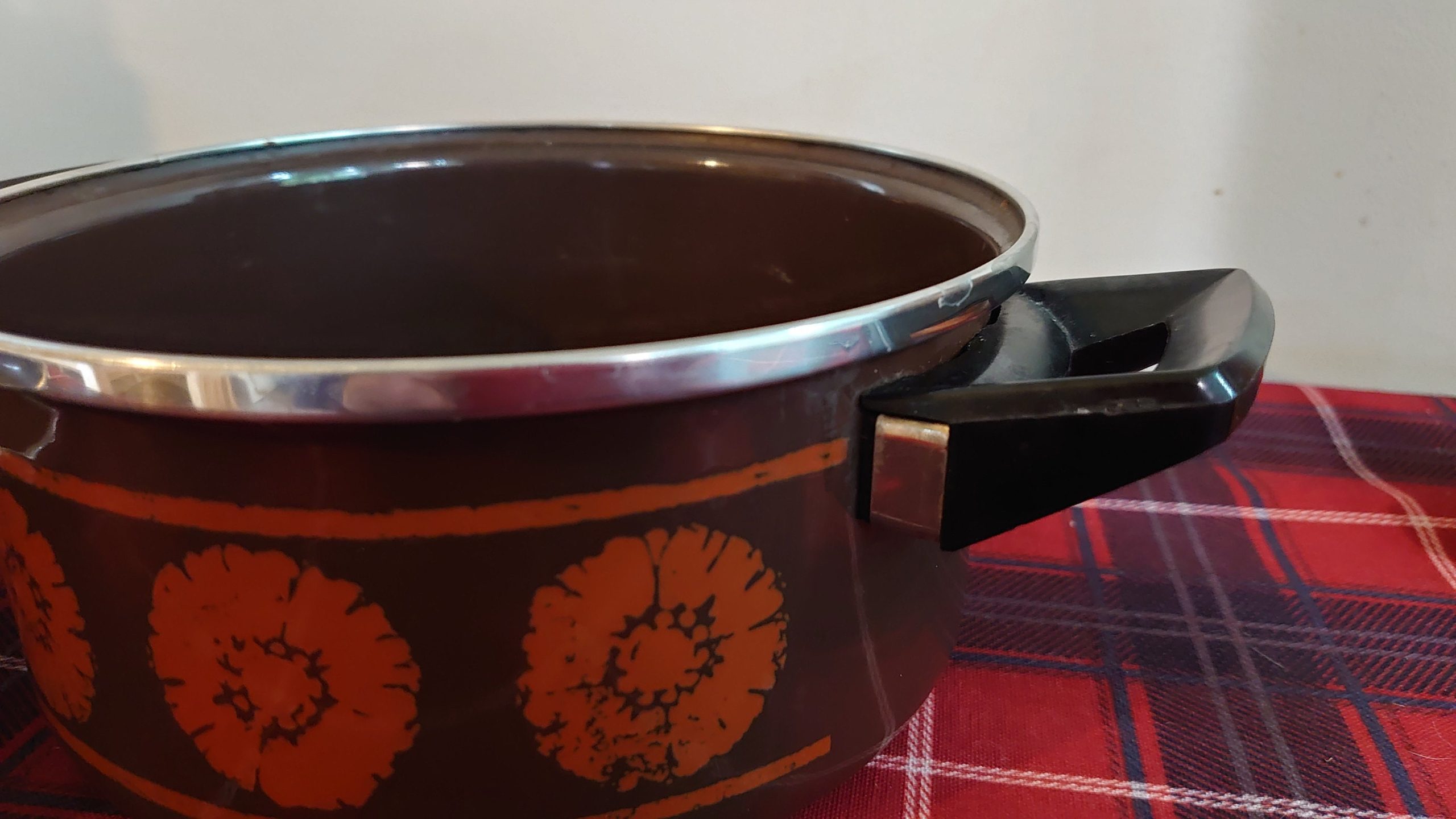 Retro 1970s Casserole Pot or Two Handled Saucepan - Good Condition - Vintage Kitchenware - Image 6