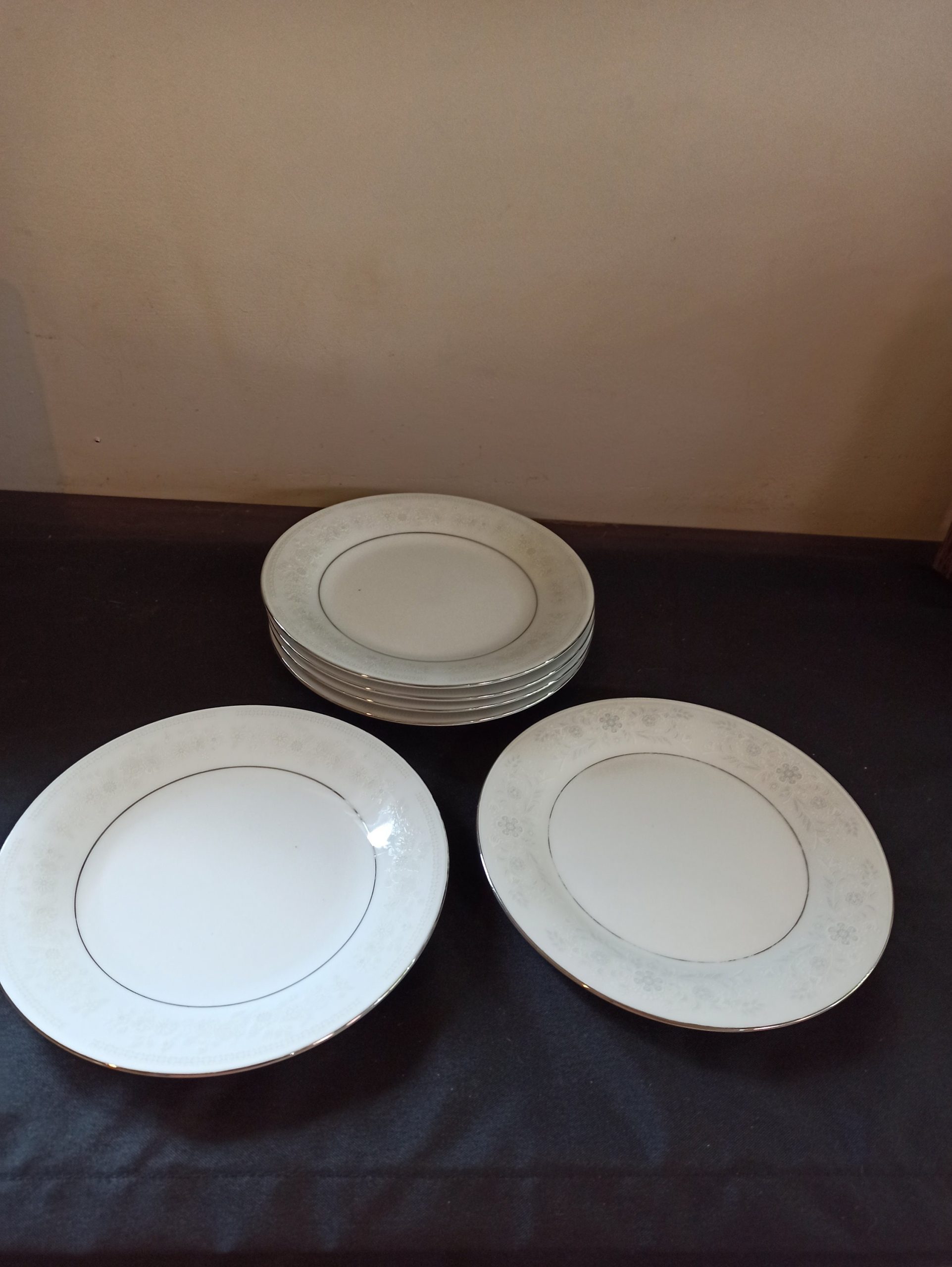 Vintage Liling 6 China Dinner Plates. Very Good Condition. - Image 3