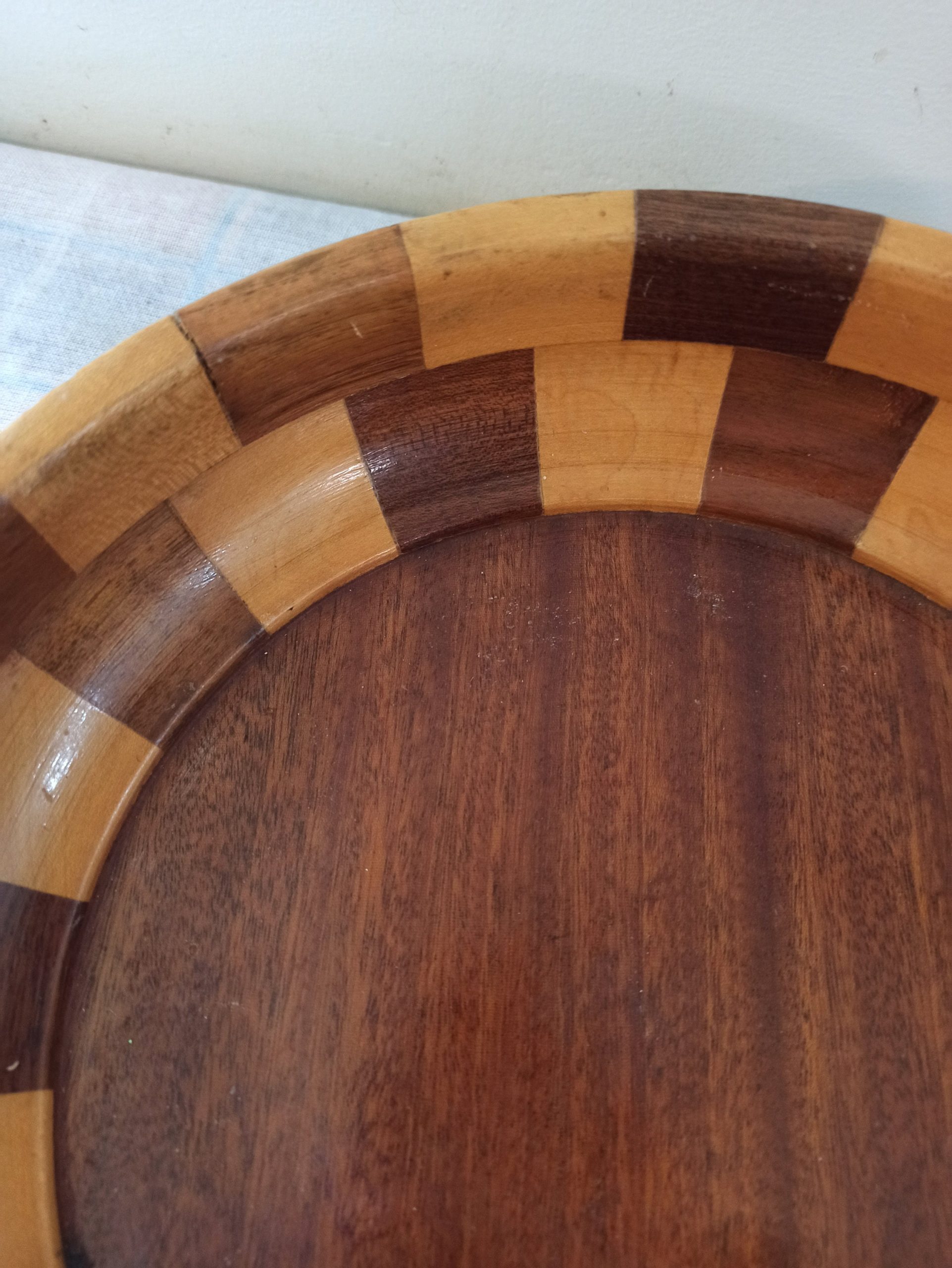 Vintage Wooden Treen Fruit Bowl. Inlaid Wood. Very Good Condition. - Image 4