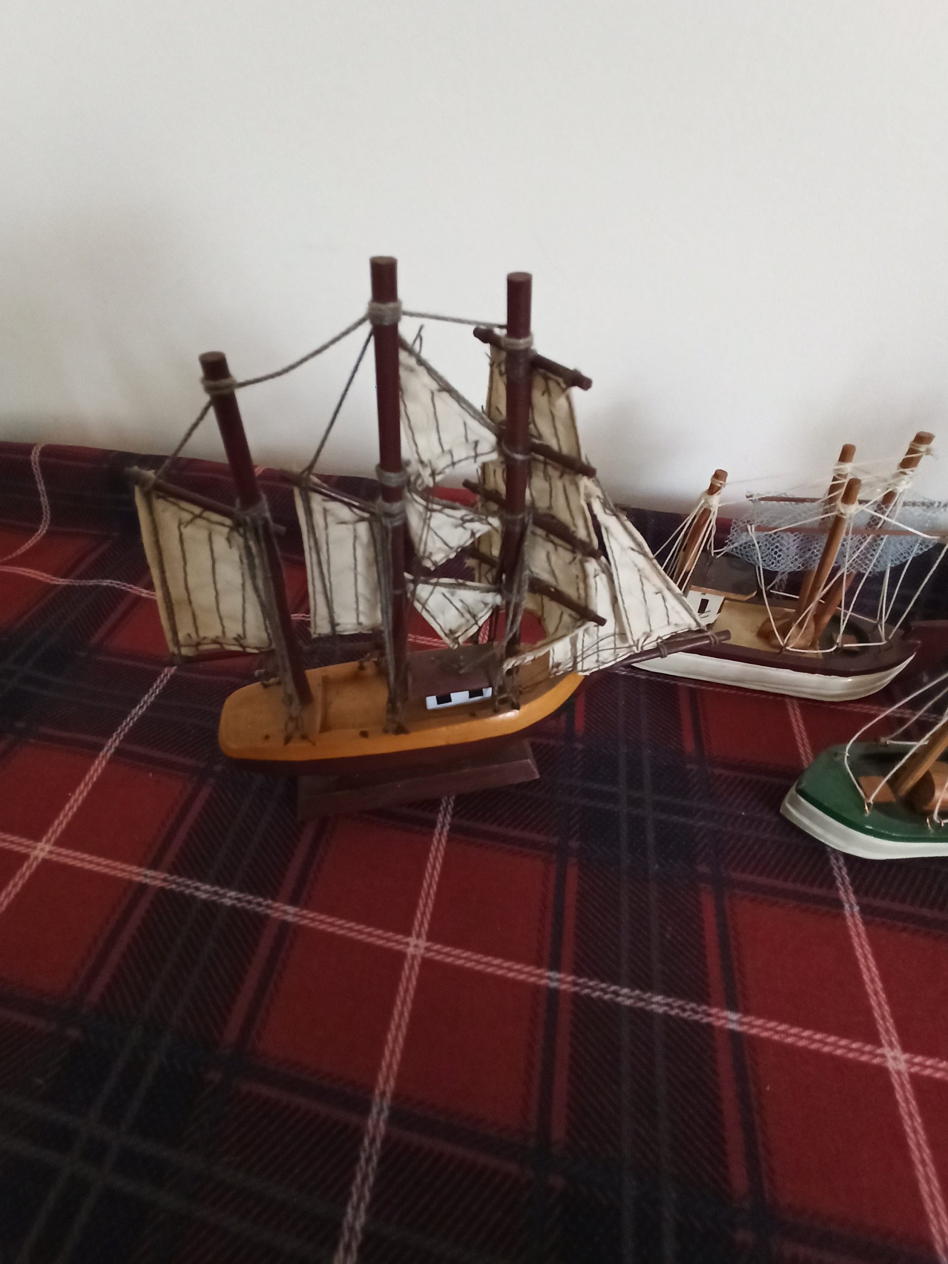 Set of 4 Model Sailing Ships. Good Condition. - Image 3