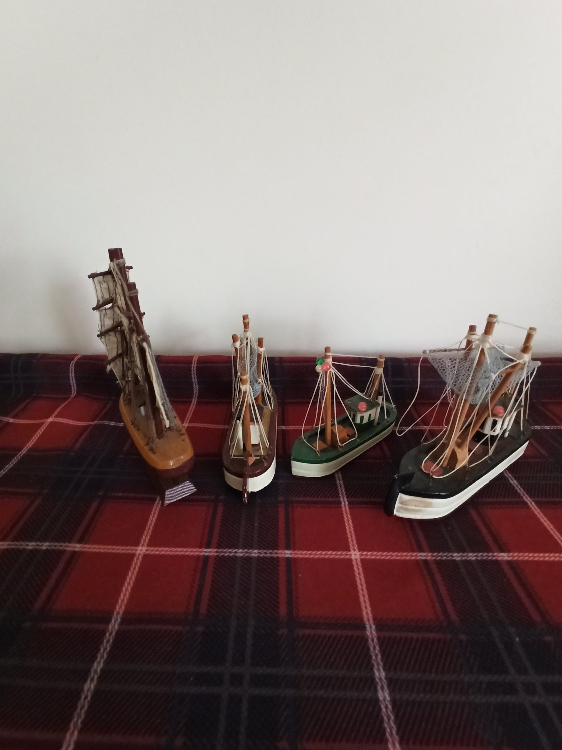 Set of 4 Model Sailing Ships. Good Condition. - Image 9