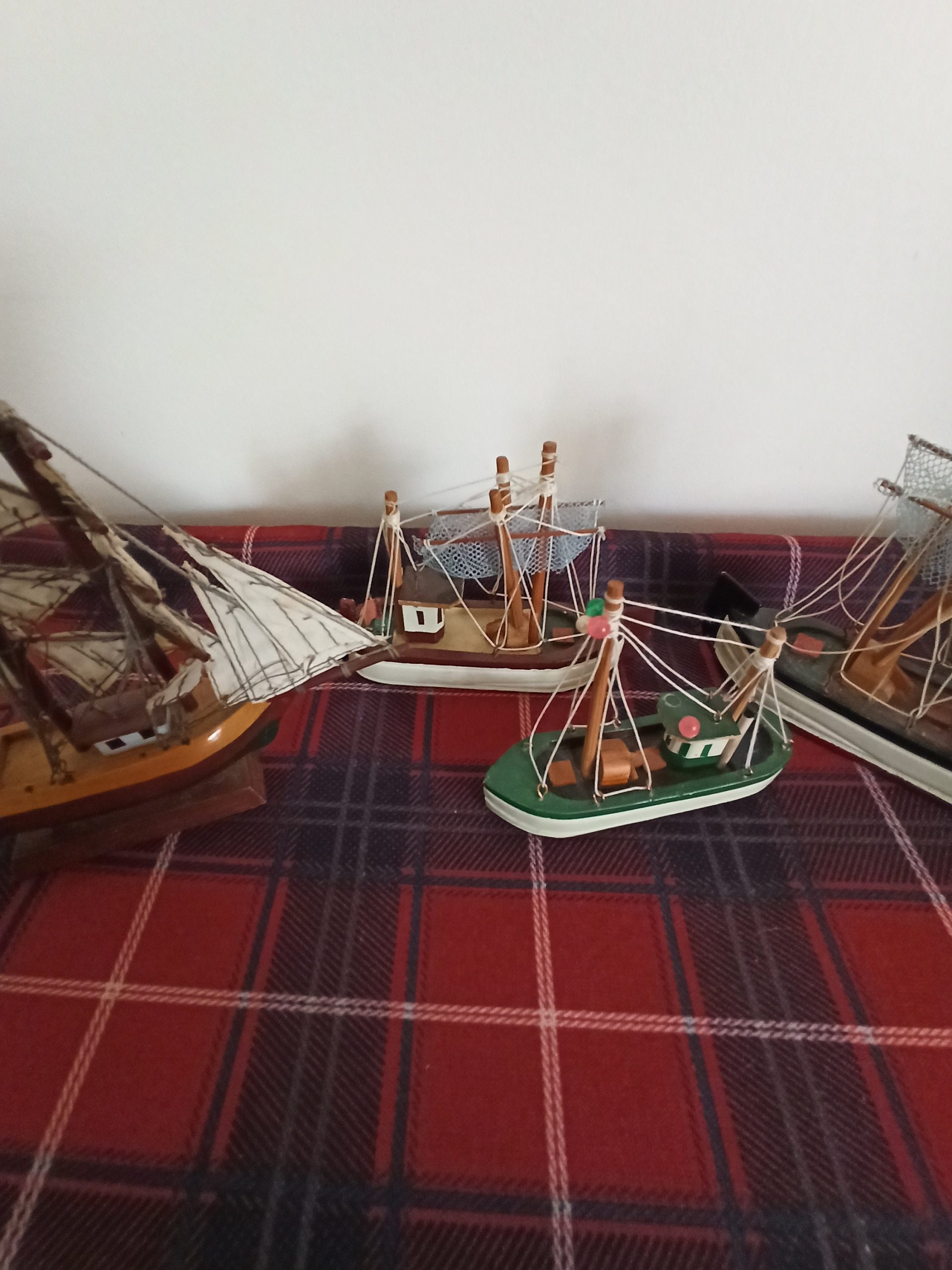 Set of 4 Model Sailing Ships. Good Condition. - Image 4