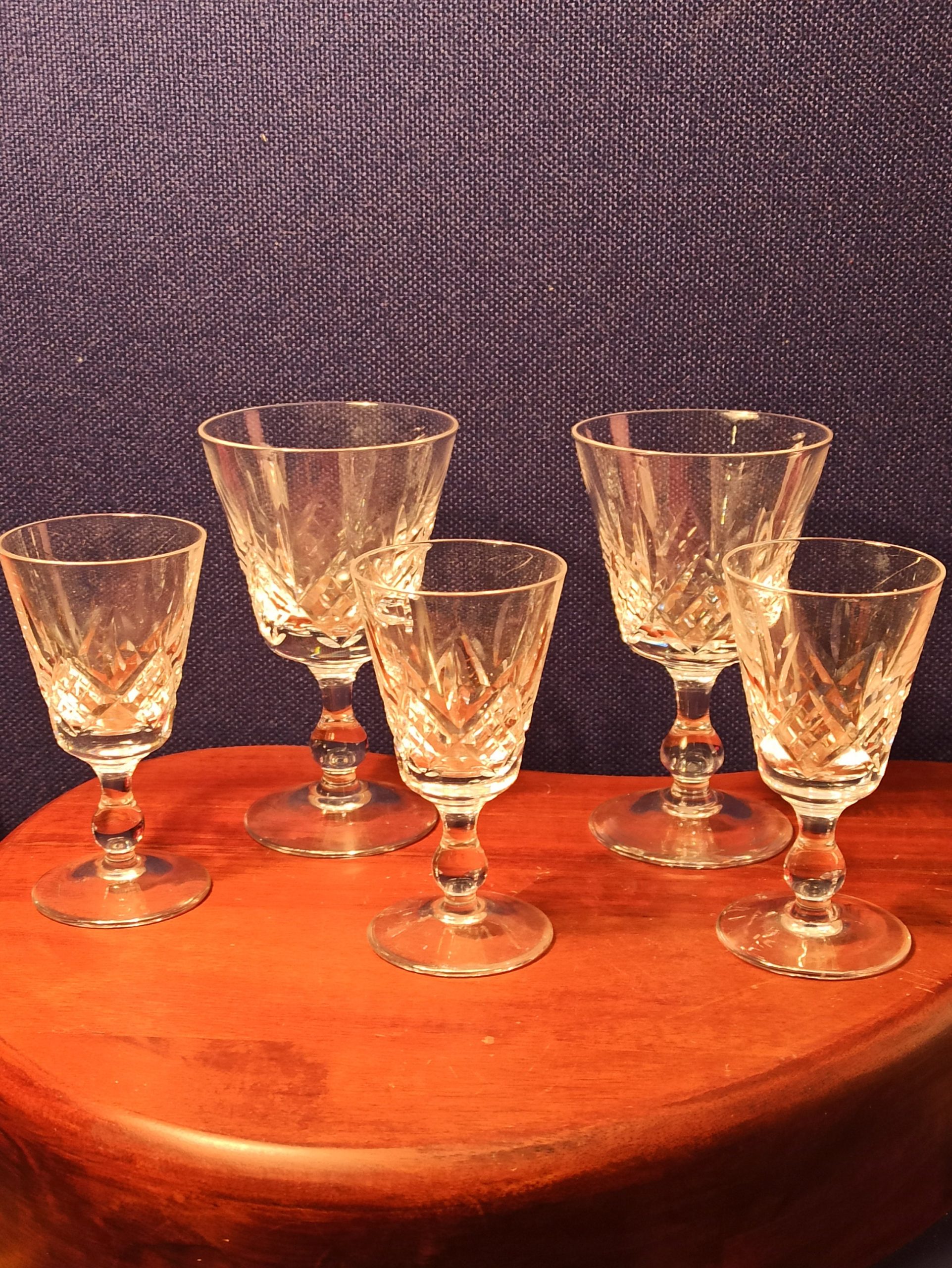 Vintage collection of 3 Sherry and 2 Port Glasses. Very Good Condition. - Image 2