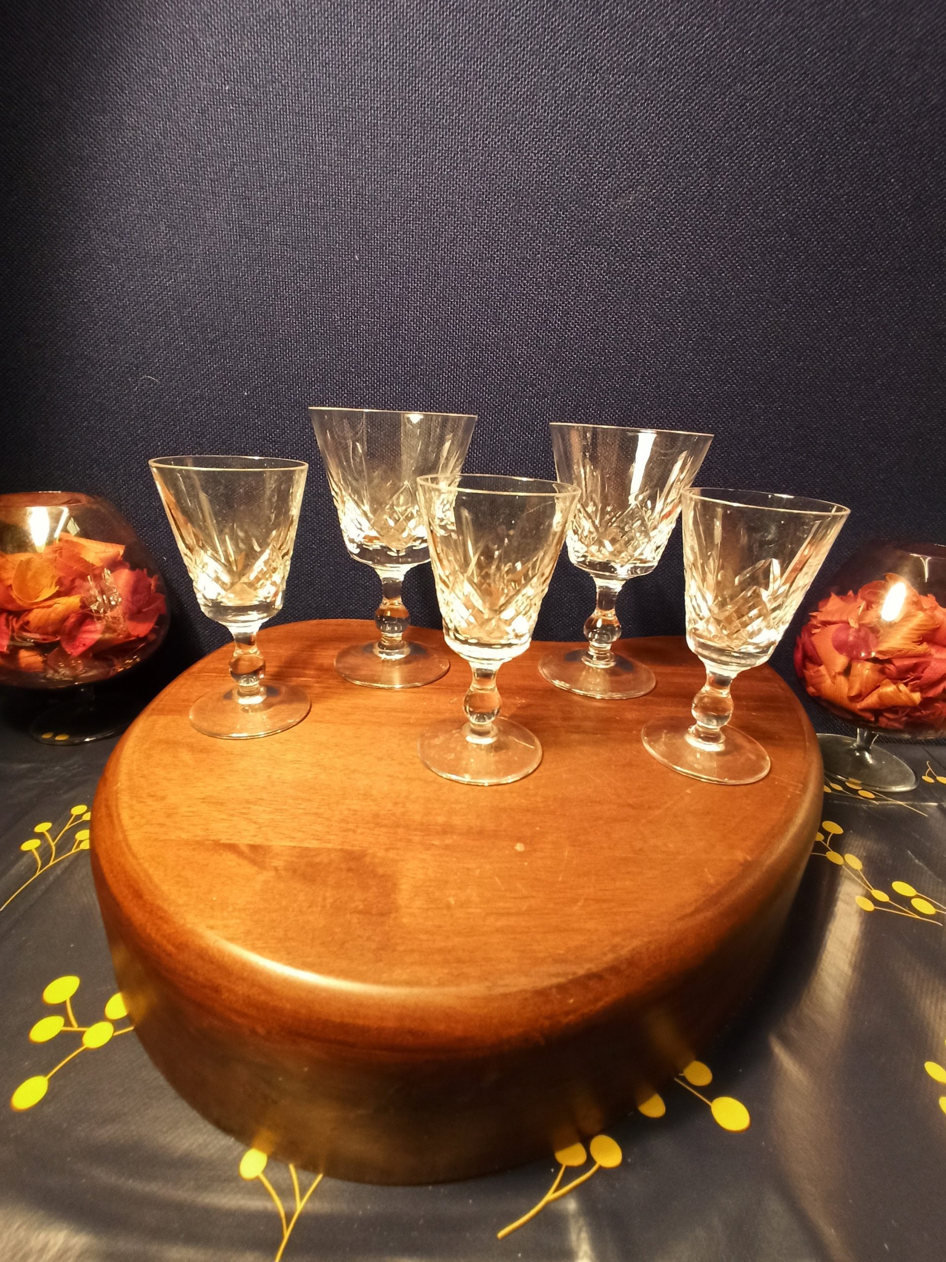 Vintage collection of 3 Sherry and 2 Port Glasses. Very Good Condition.
