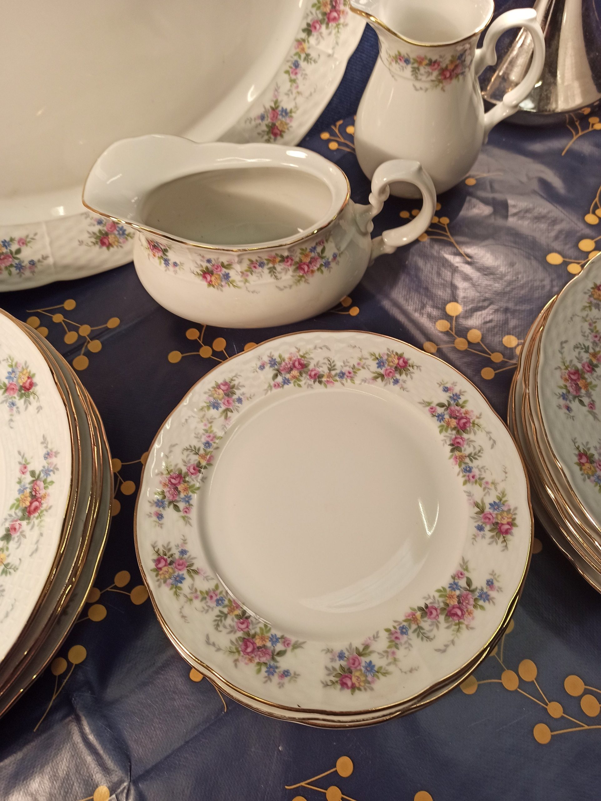 Vintage Thun Floral Dinner Set. Very Good Condition. - Image 4