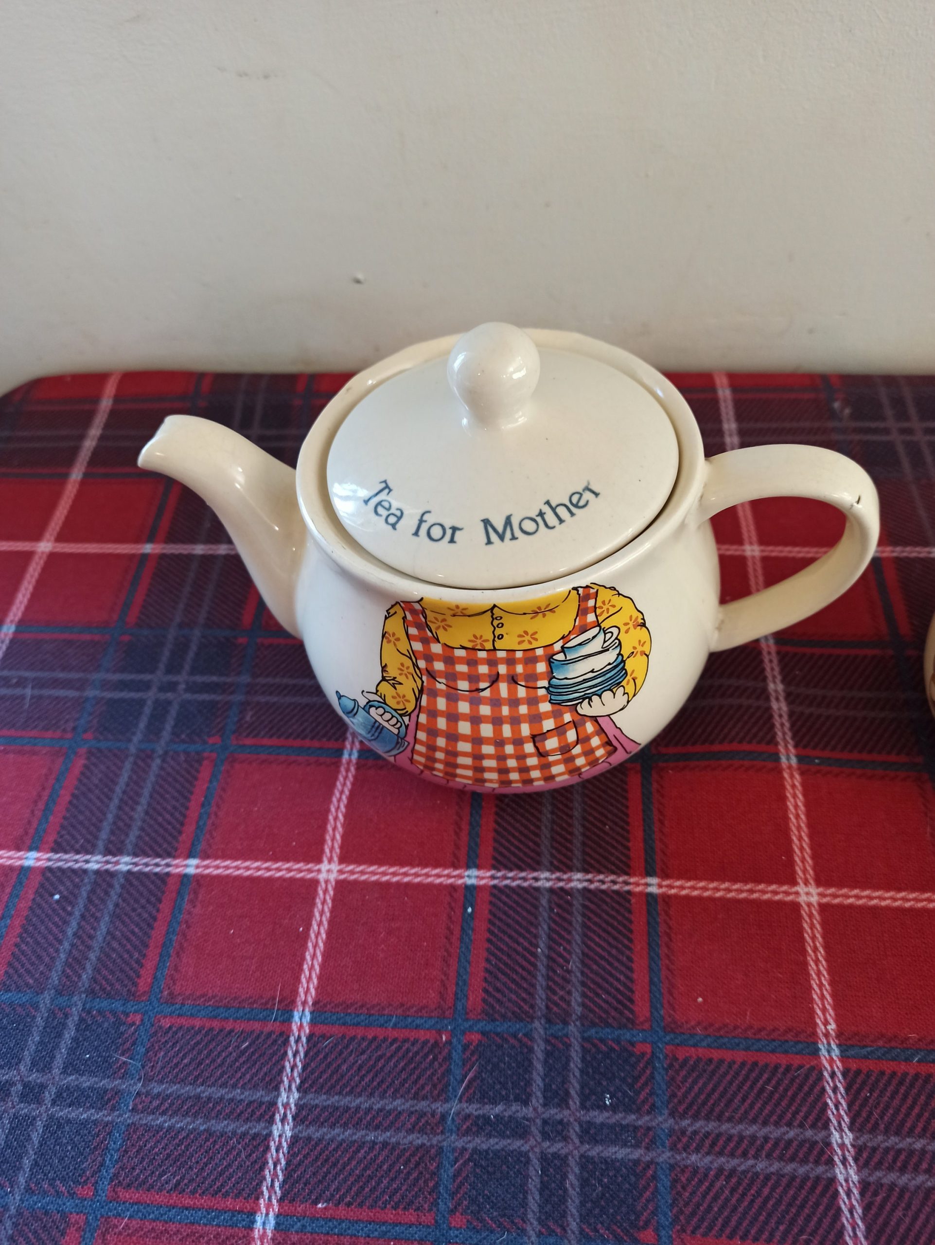 Vintage Novelty Teapot, 'Tea For Mother'. - Image 6