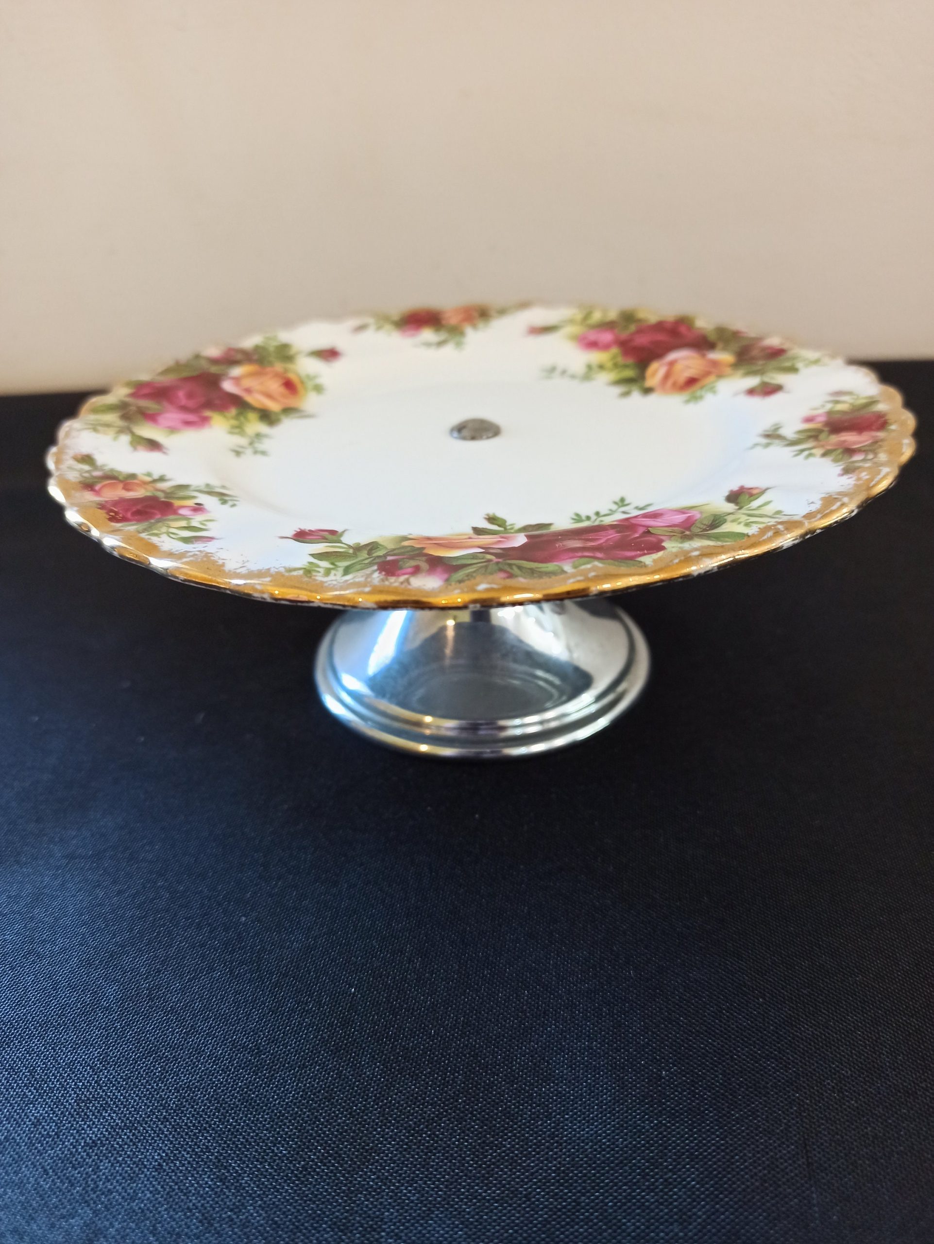 Old Country Roses Royal Albert Pedestal Cake Stand. Good Condition. - Image 4