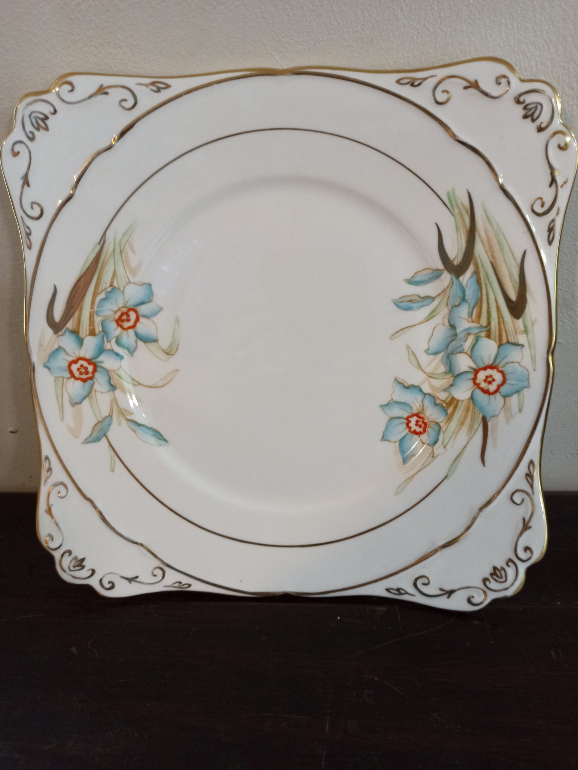 Narcissus Flower Decorative Plate. Made in Staffordshire England - Very Good Condition! - Image 3