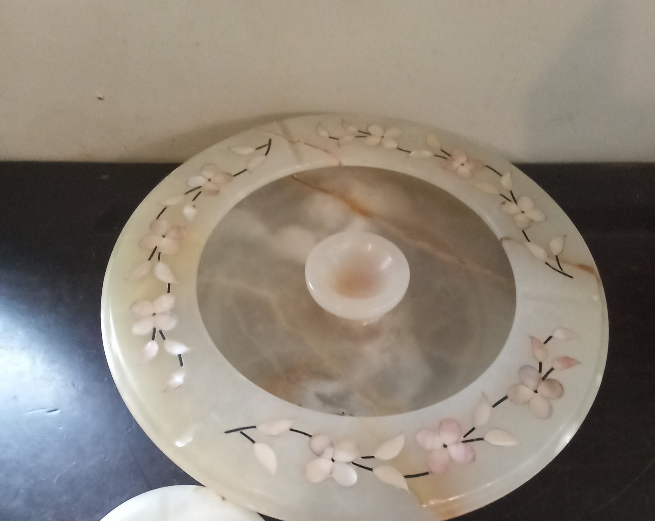 Vintage Onyx Turned Decorative Dish, With Mother of Pearl Inlay Very Good Condition. - Image 2