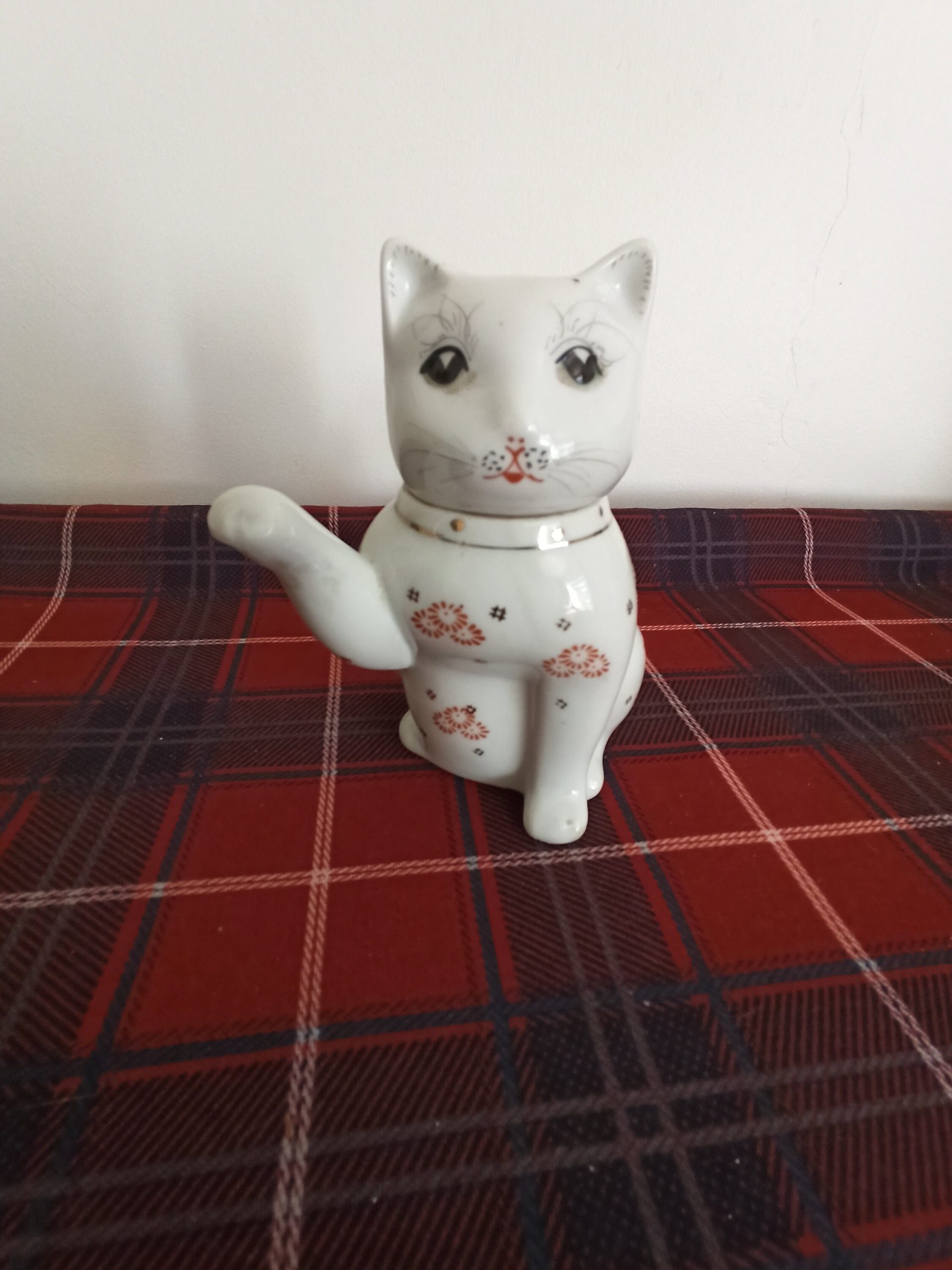 Vintage Chinese Lucky Cat Novelty Teapot. Very Good Condition. - Image 2