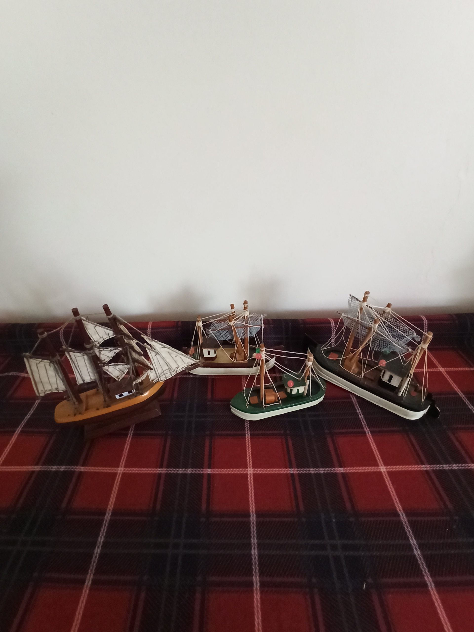 Set of 4 Model Sailing Ships. Good Condition. - Image 2