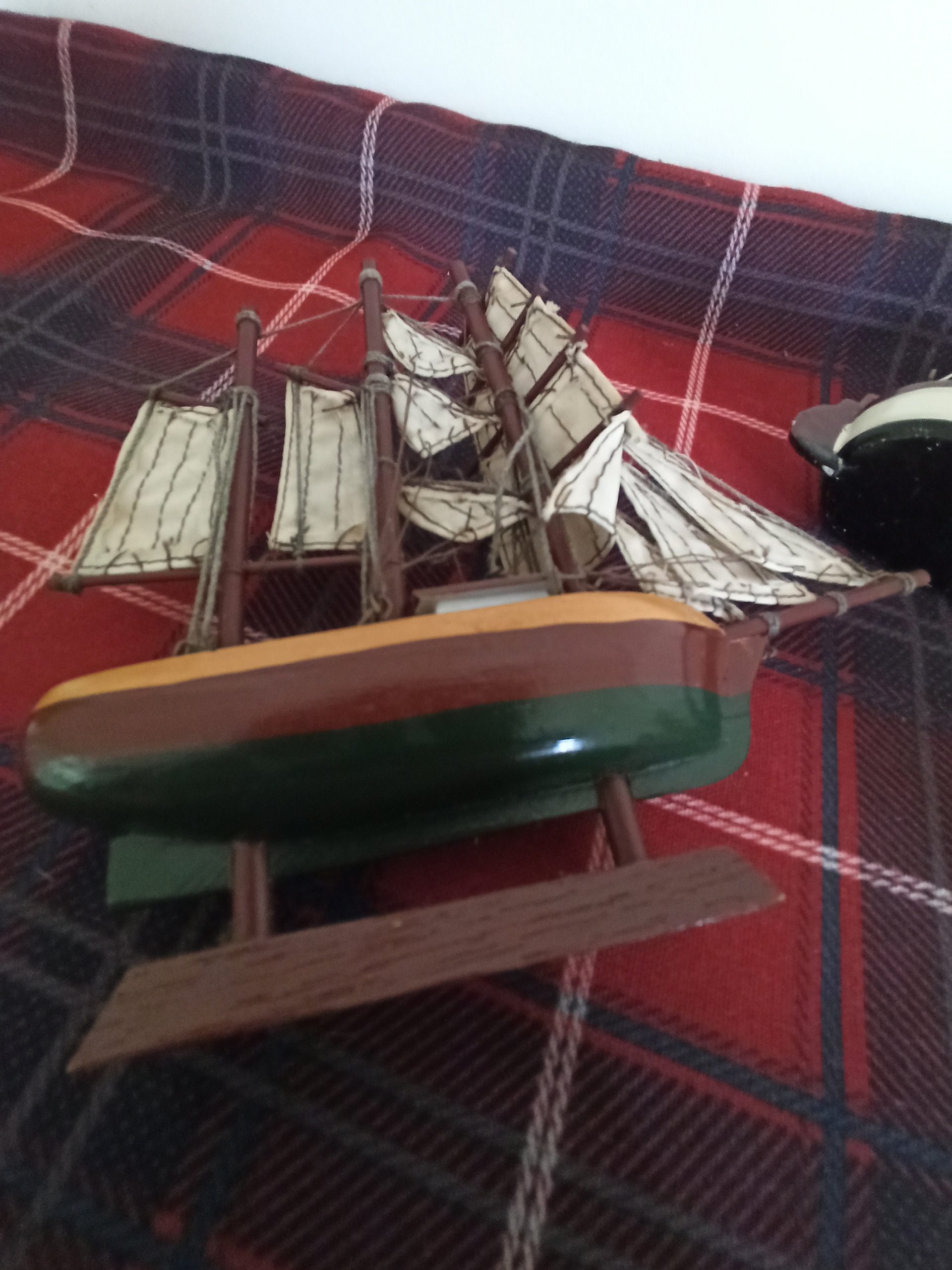 Set of 4 Model Sailing Ships. Good Condition. - Image 8