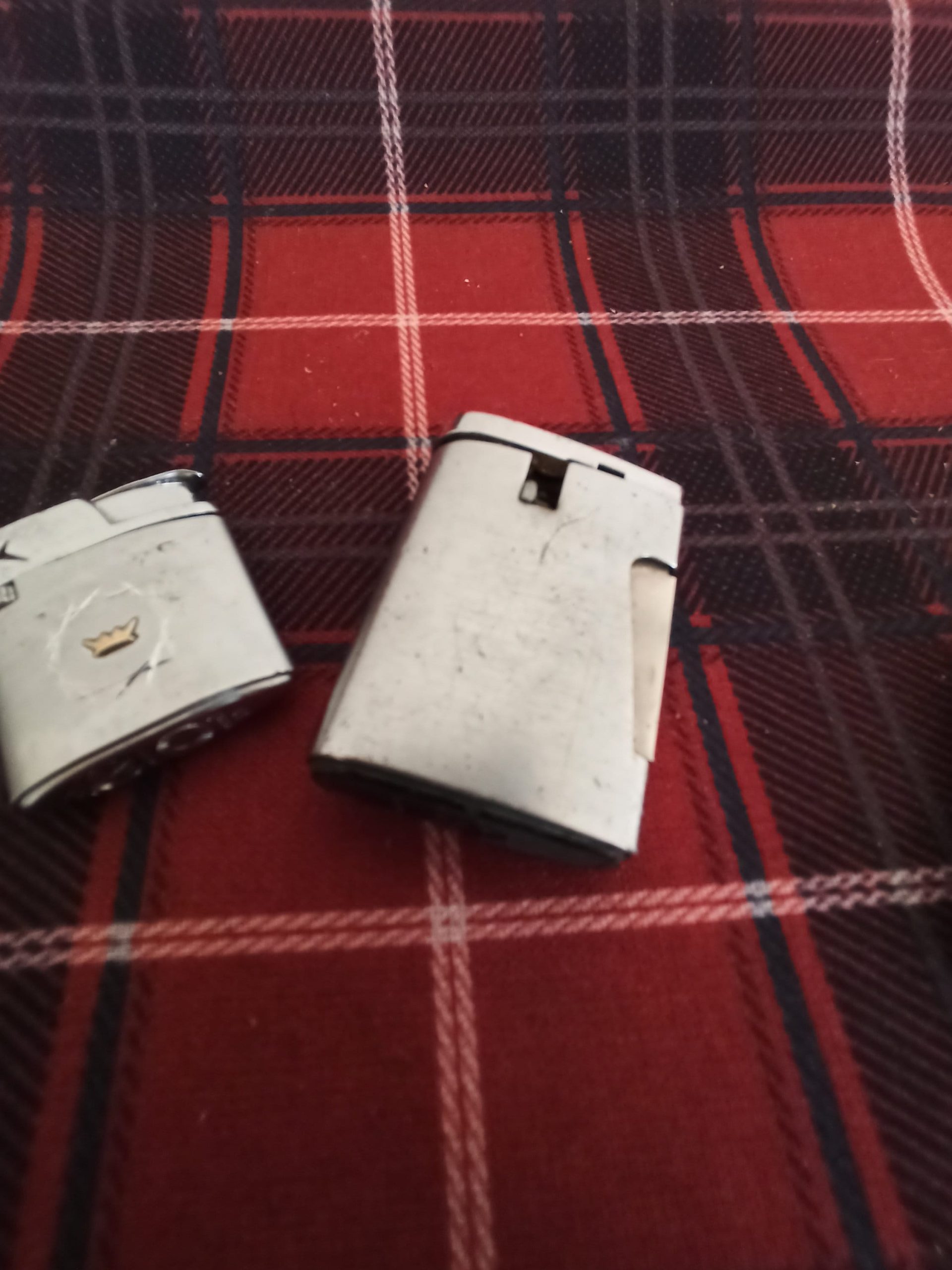 Assortment of Three Pocket Lighters Including Ronsons. - Image 7