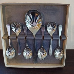 1950s Set of 6 Dessert Spoon And 1 Serving Spoon. Unused. Very Good condition.