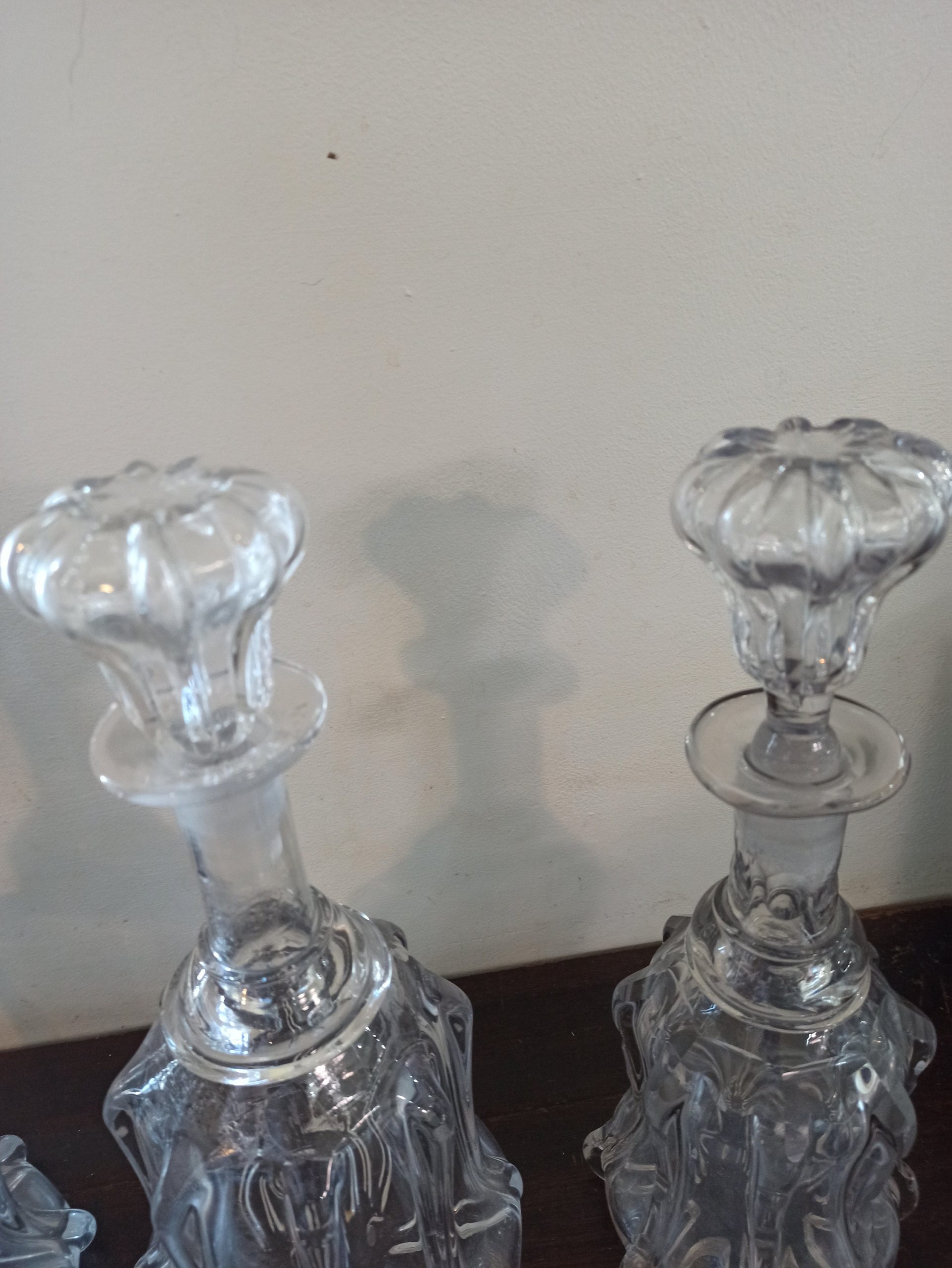 Set of 3 Victorian Glass Decanters. Circa 1852. Bell Shaped, Pillar Decanters. Different Sizes. - Image 4