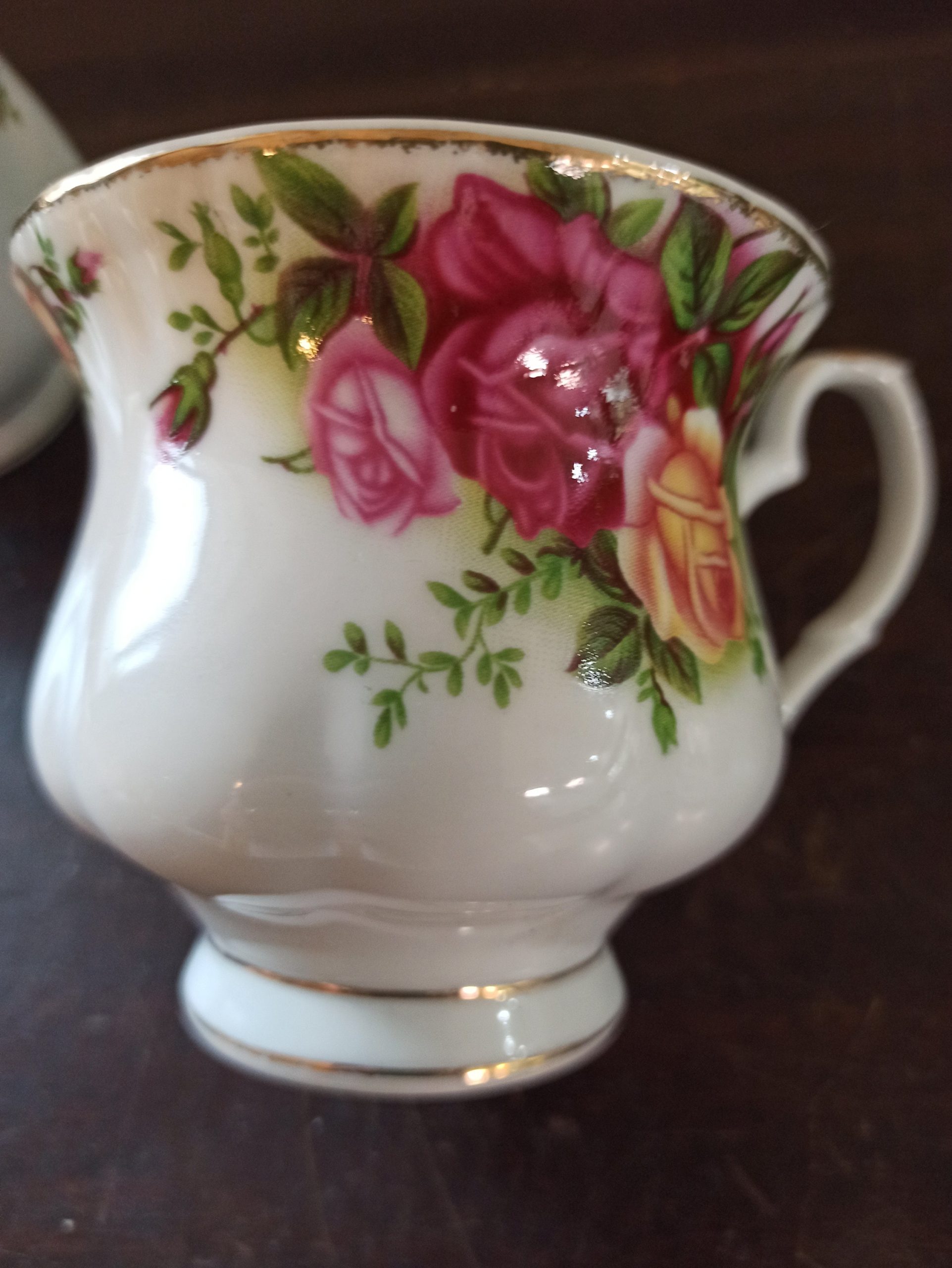 Pair of Floral Teacups. No Saucers. - Image 6