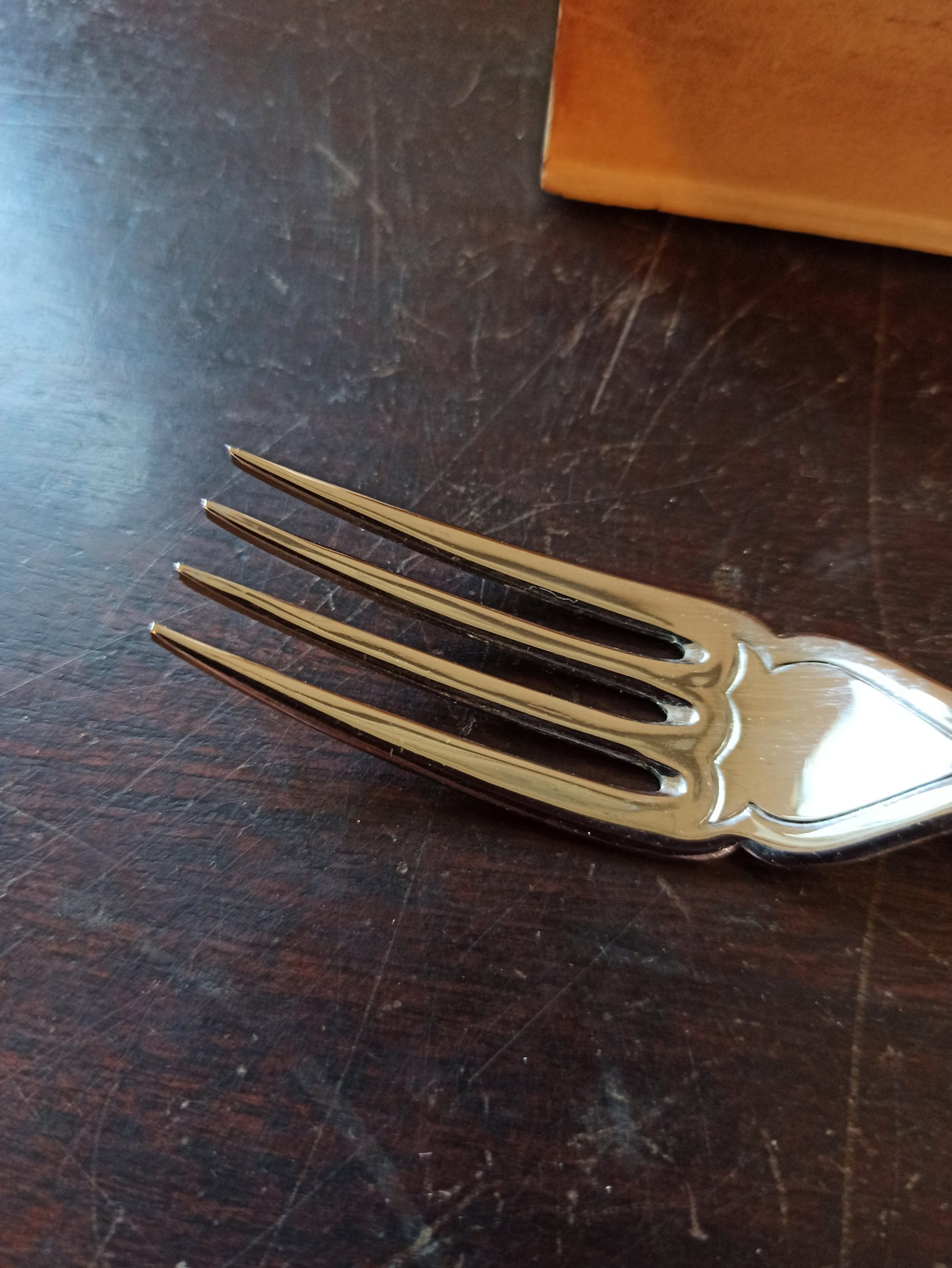 Vintage Set of 6 Fish Forks and 6 Fish Knives. Chrome Plated on Nickel. Made In Sheffield. Very Good Condition. - Image 5