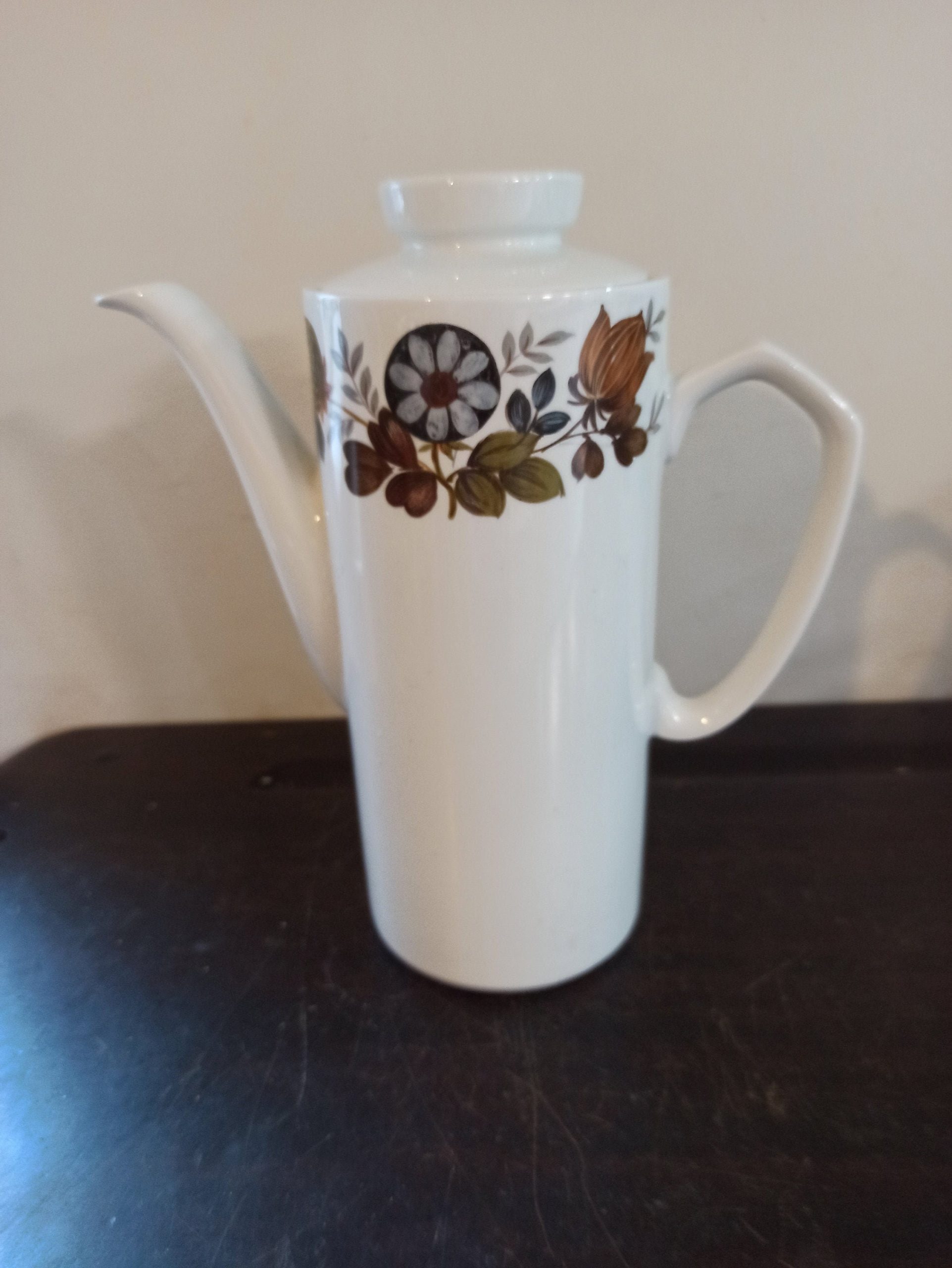 Alfred Meakin Retro Coffee Pot. From Glo White Collection. Excellent Condition.