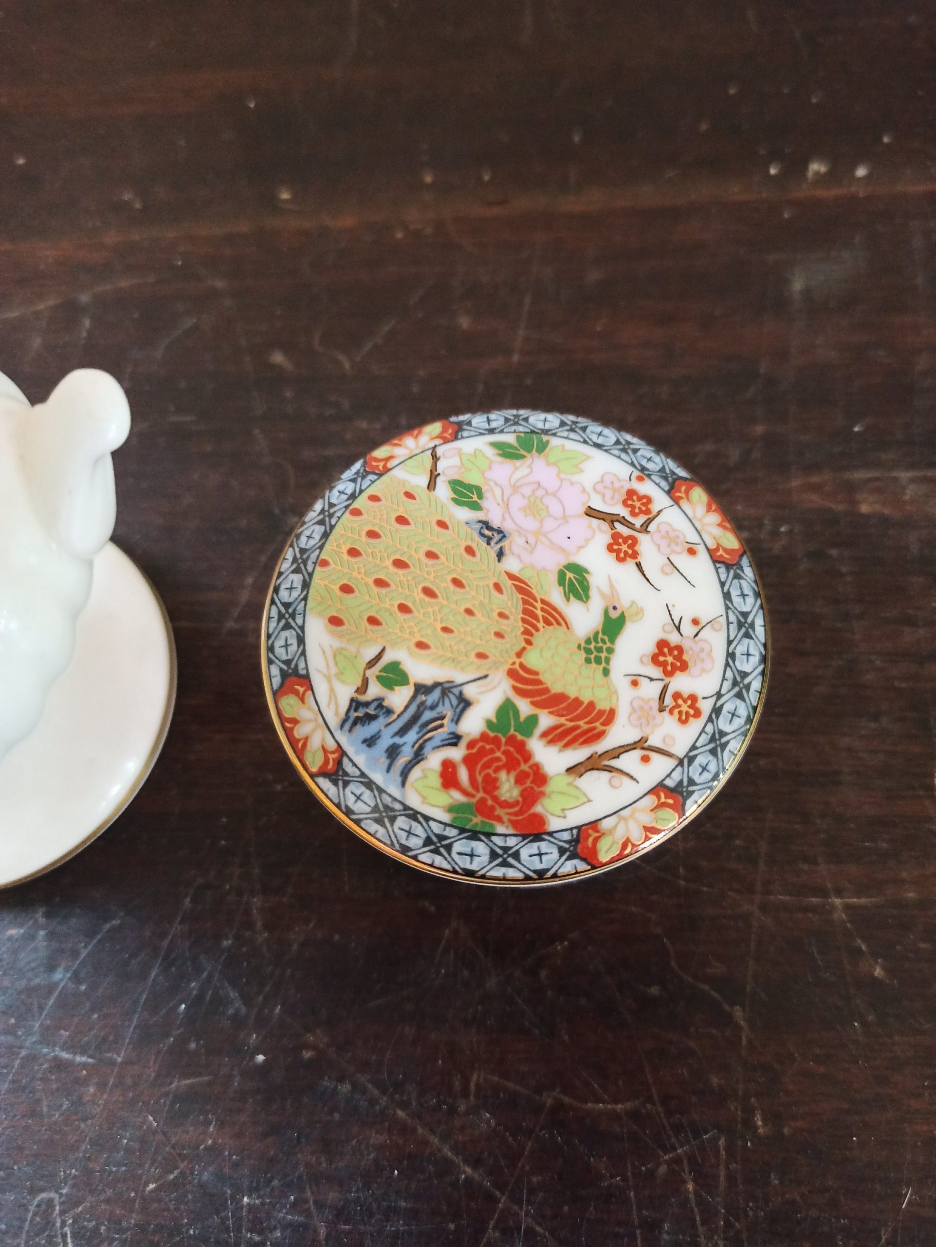 Wedgewood Ornamental Kutani Crane Urn and A Small Pill Box. Very Good Condition. - Image 3