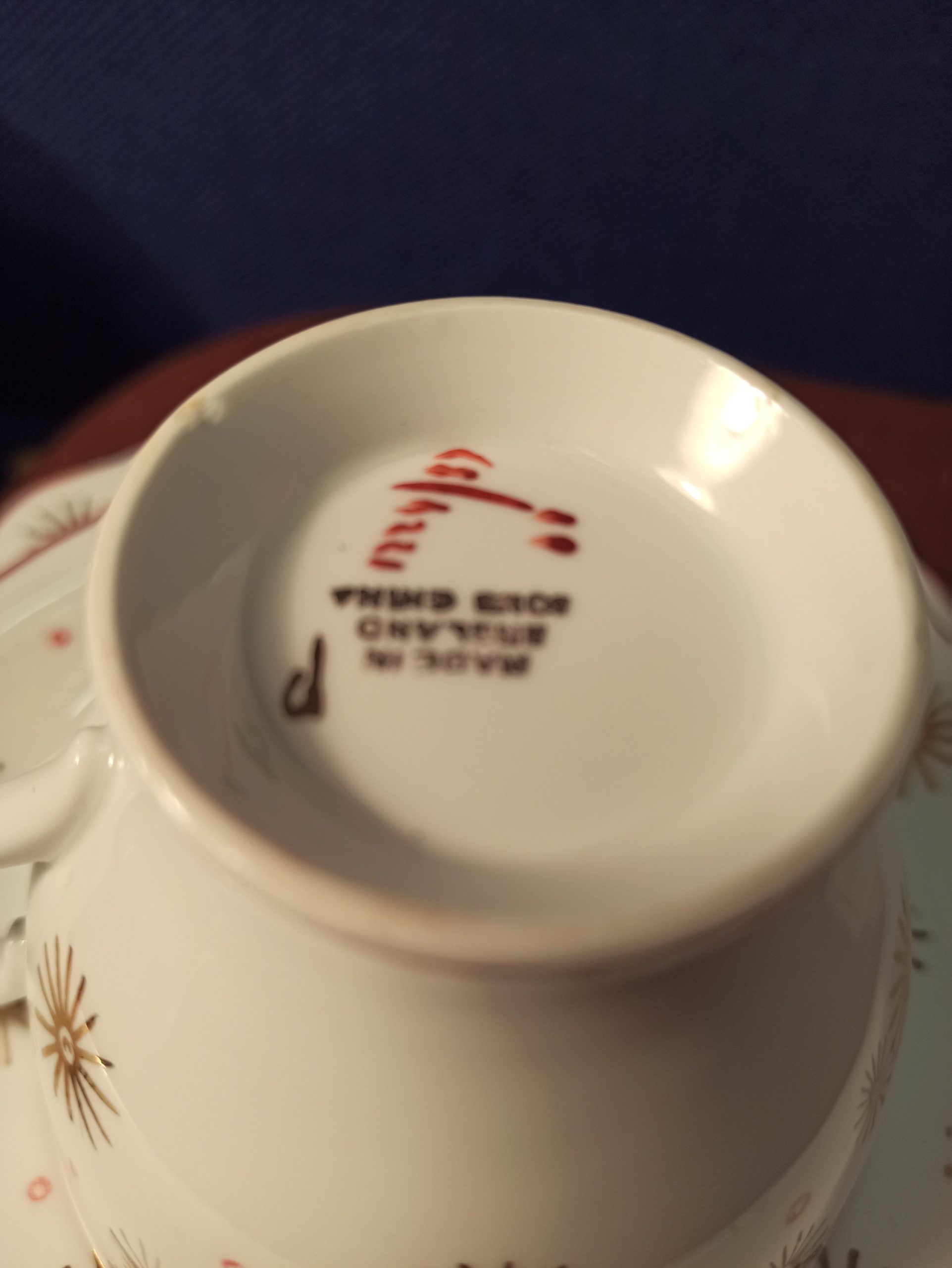 Set of Two Trios of Cups, Saucer and Cake Plate. Bone China. - Image 9
