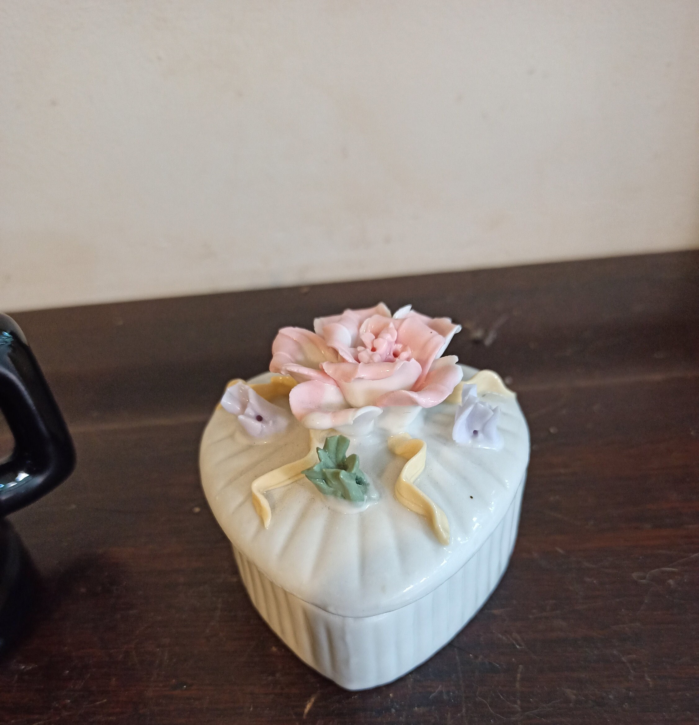 Novelty Ornamental Flower Tankard And Heart Shaped Trinket Box. Overall, Good Condition. - Image 3