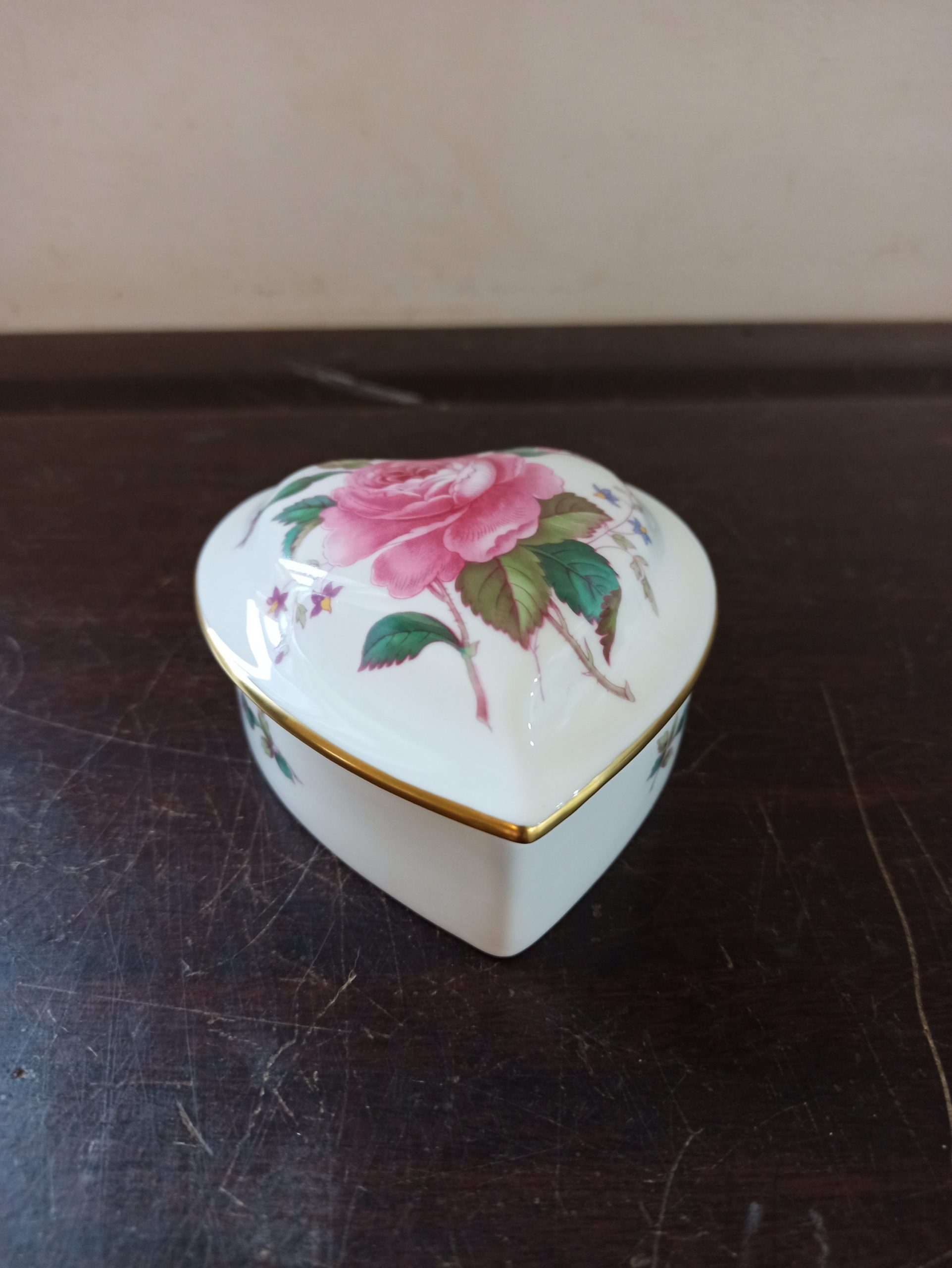 Vintage Spode Floral Heart Shaped Trinket Box. Very Good Condition. - Image 2