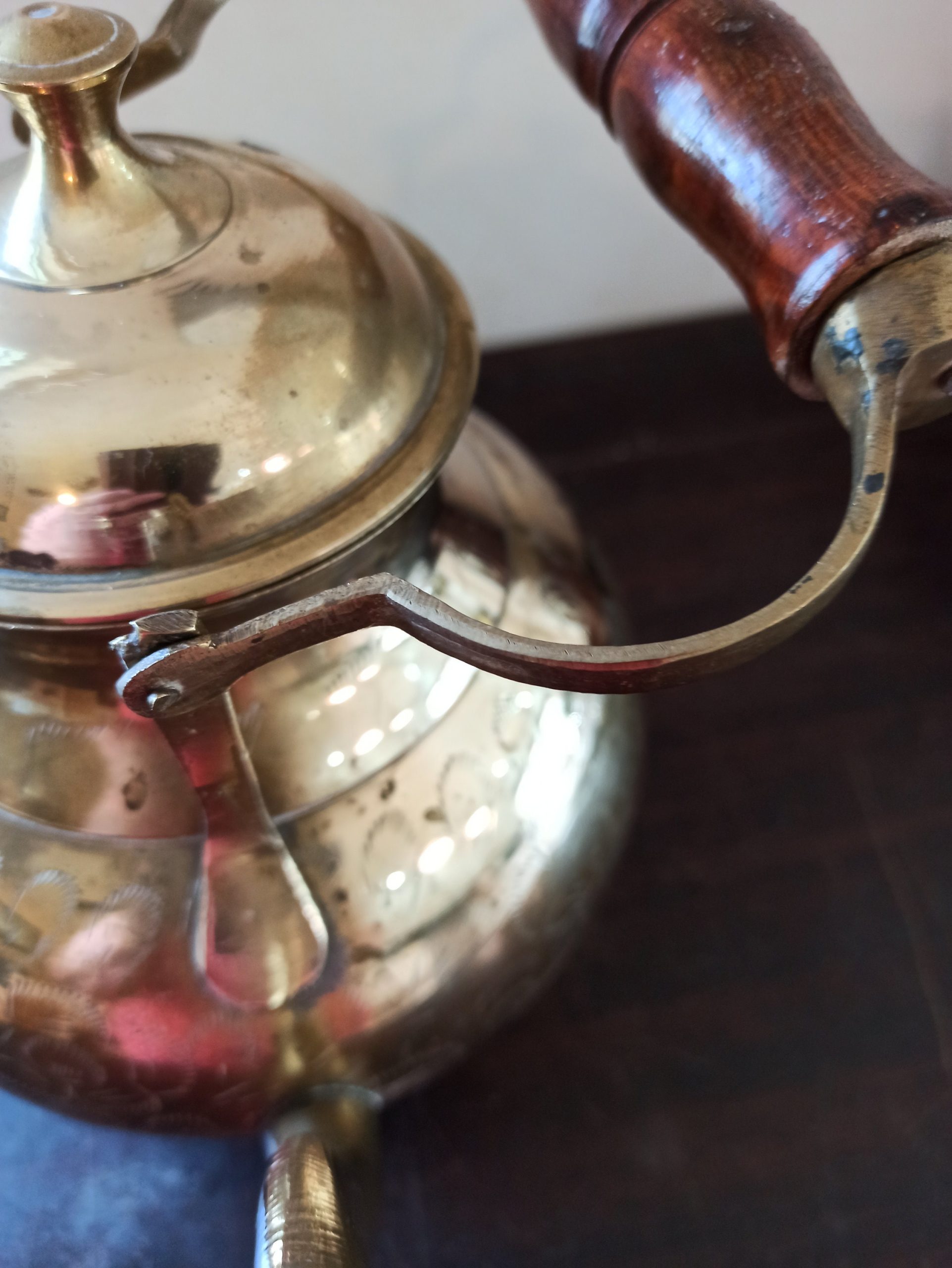 Brass Kettle With Wooden Handle. Very Decorative. Made In India. Very Good Condition. - Image 8