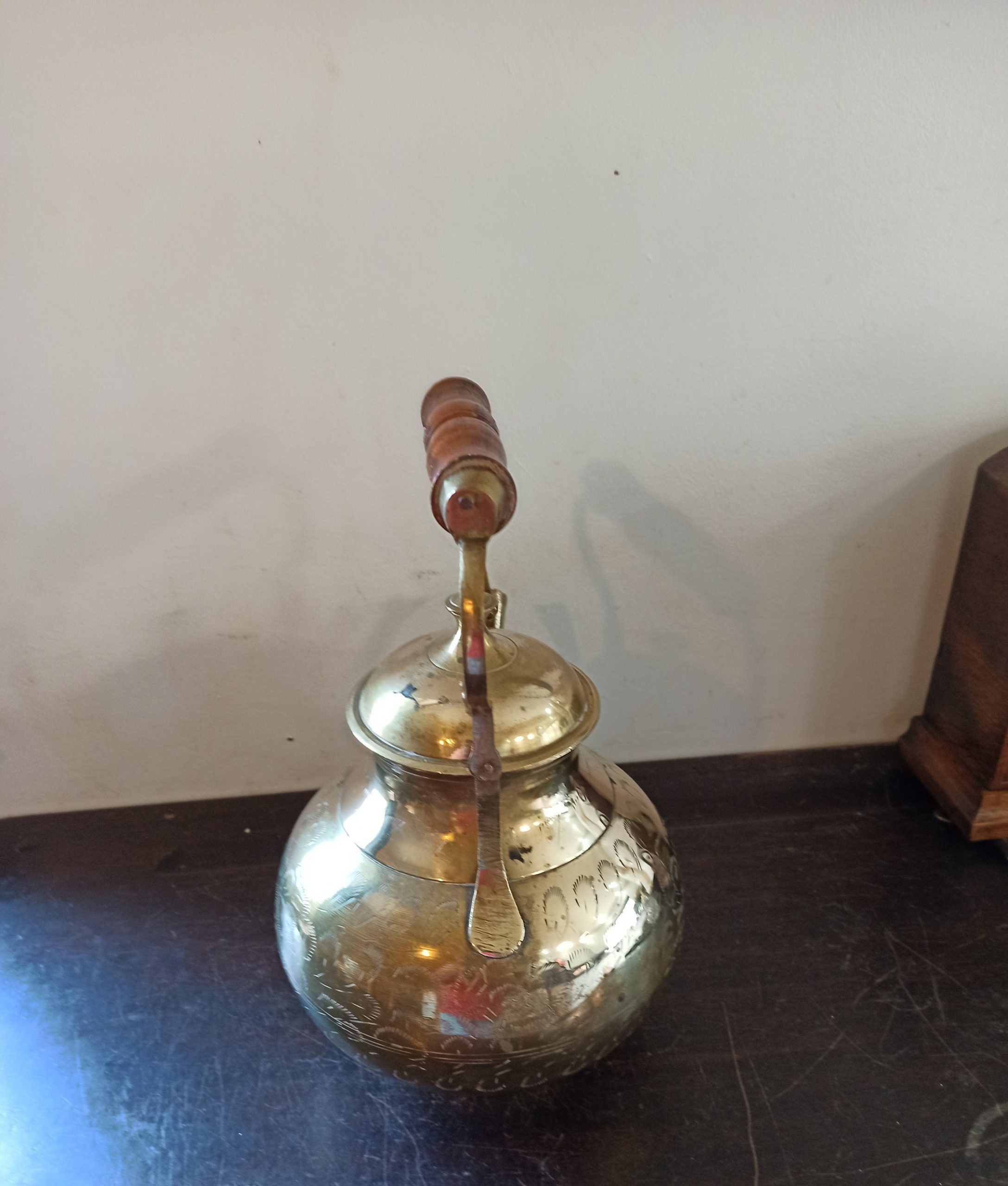 Brass Kettle With Wooden Handle. Very Decorative. Made In India. Very Good Condition. - Image 2