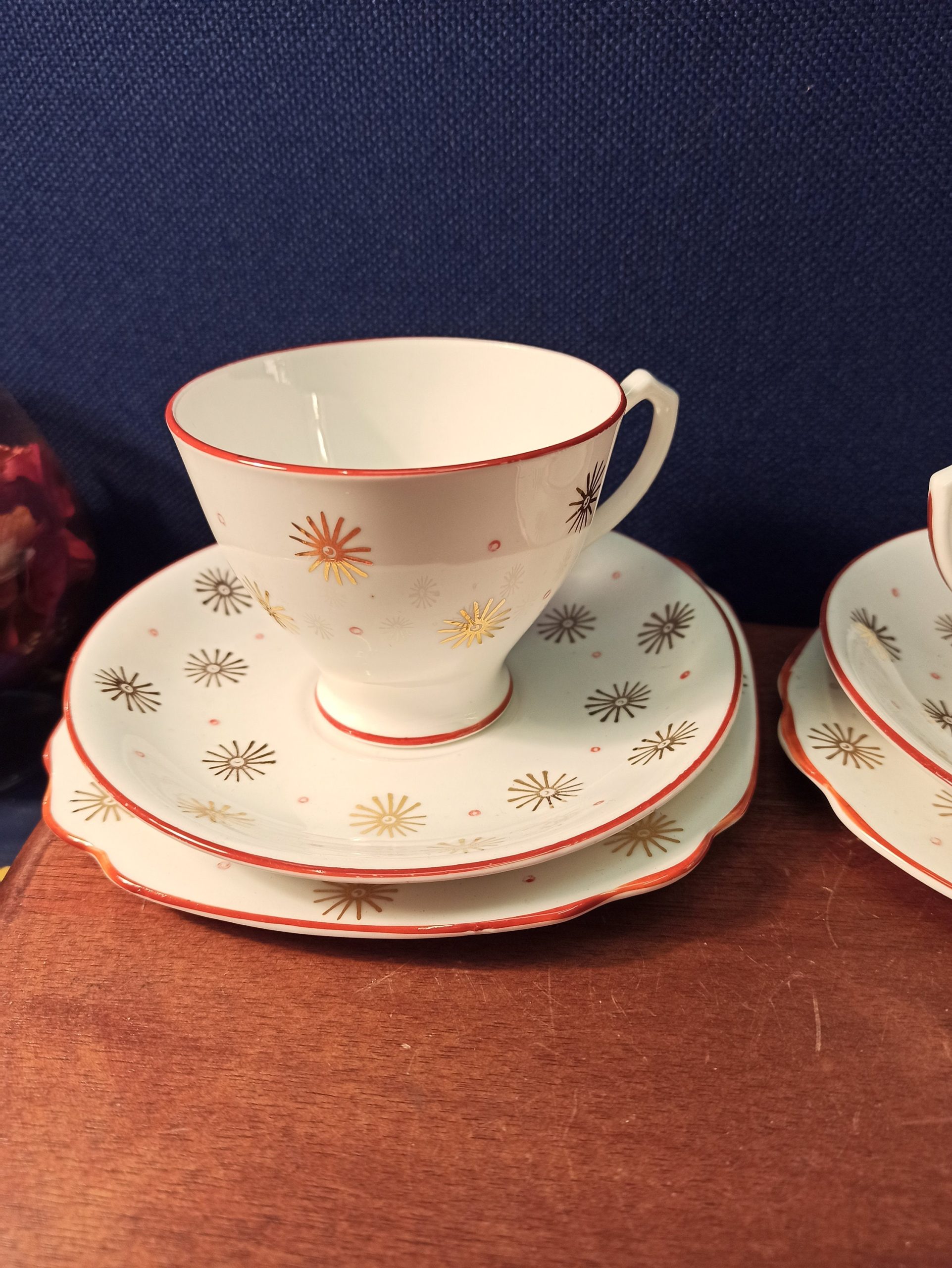 Set of Two Trios of Cups, Saucer and Cake Plate. Bone China. - Image 2