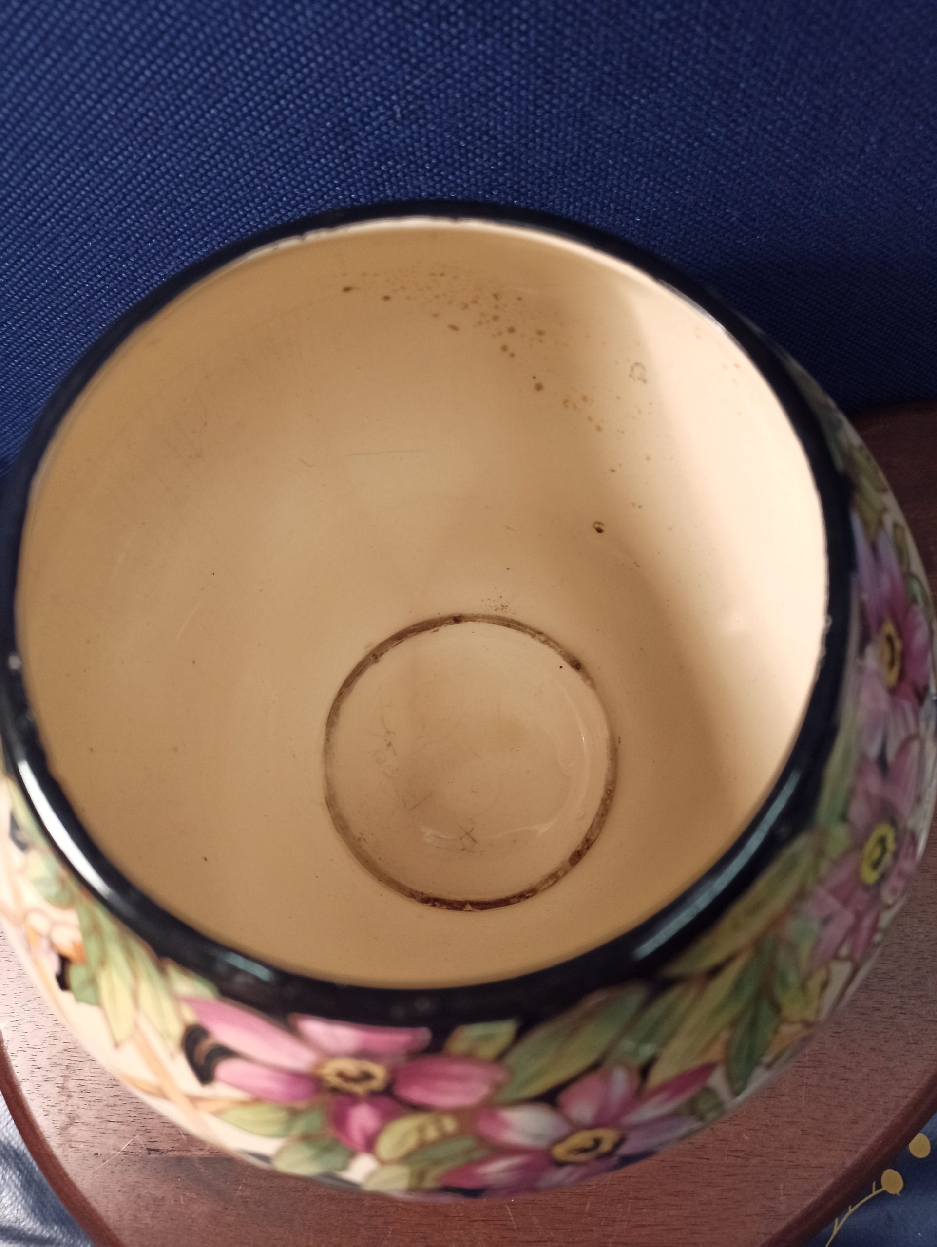 Vintage Iona Decorative Floral Vase. - Image 4