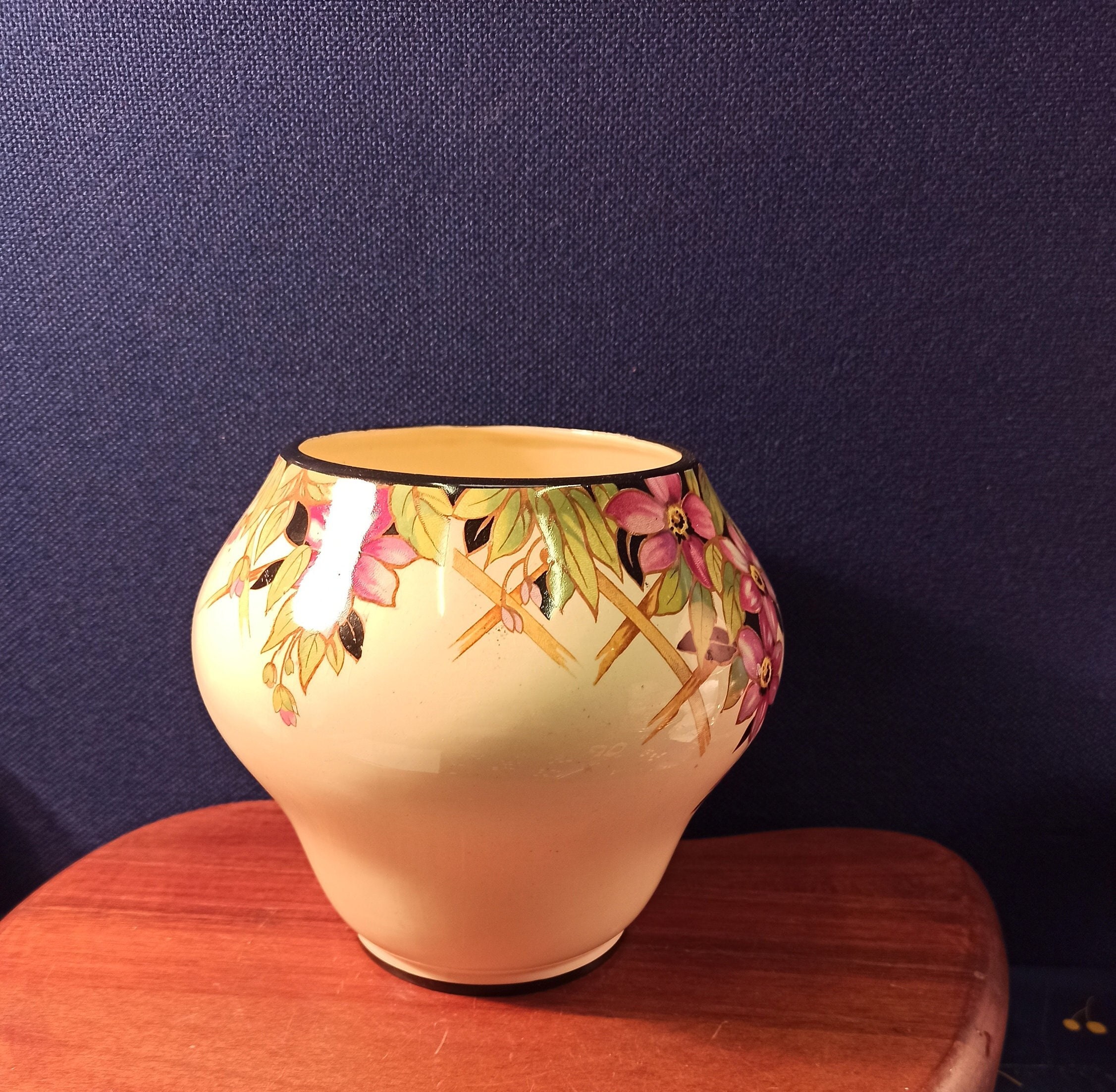 Vintage Iona Decorative Floral Vase.