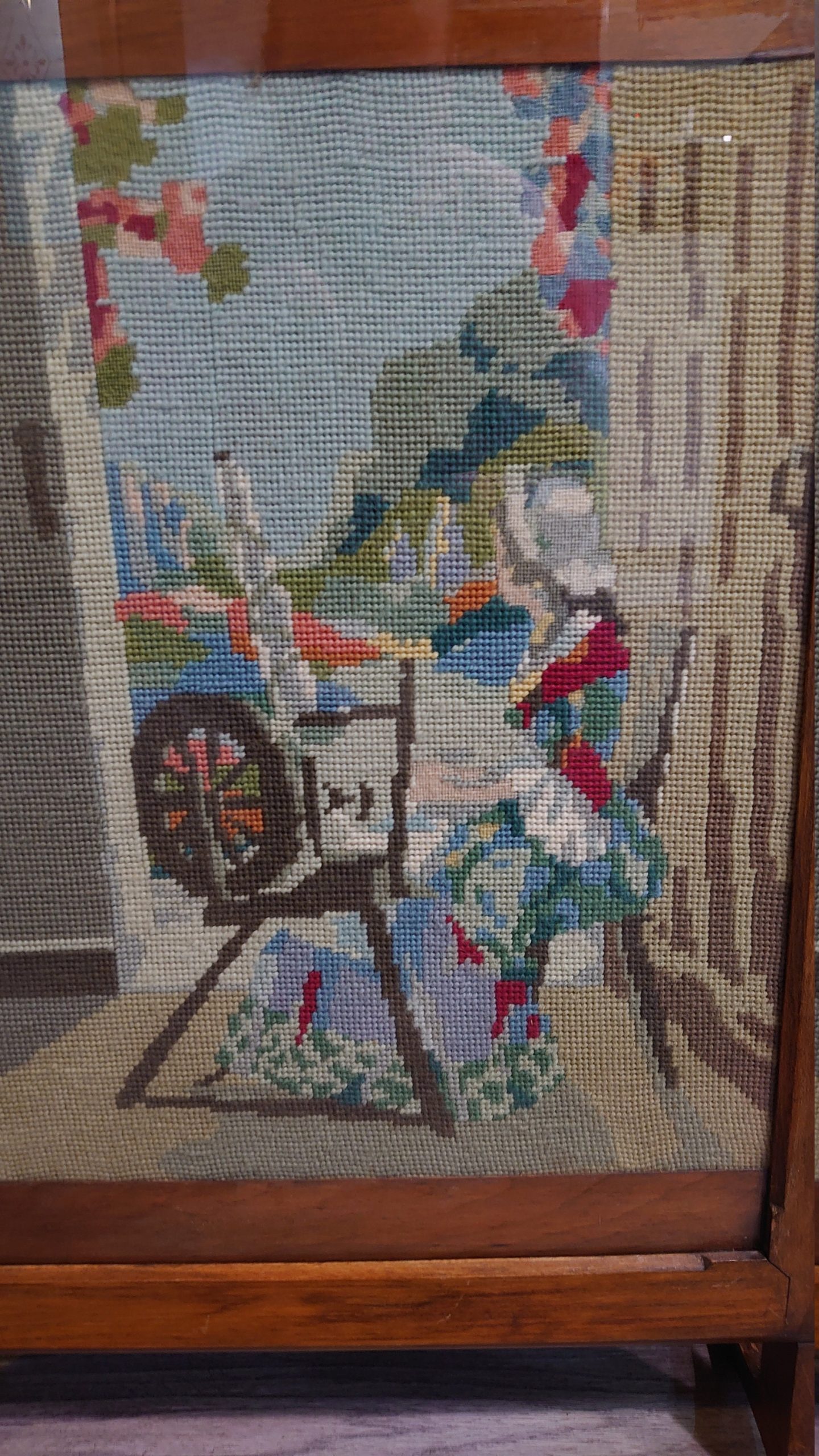 Firescreen with Knitted Scene of Lady on Spinning Wheel c1940s/50s in Very Good Condition - Image 3