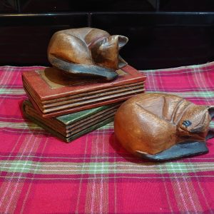A Cute Pair of Wooden Cats Sleeping - Good condition!