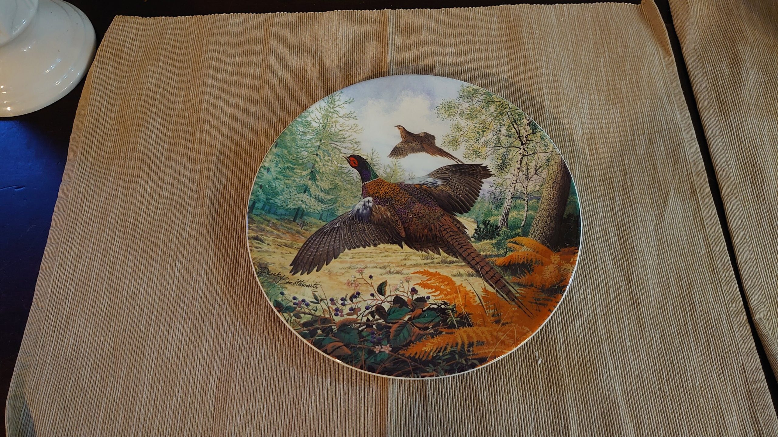 Royal Grafton Decorative Pheasant Plate - fantastically detailed and in excellent condition - 21.5cm diameter
