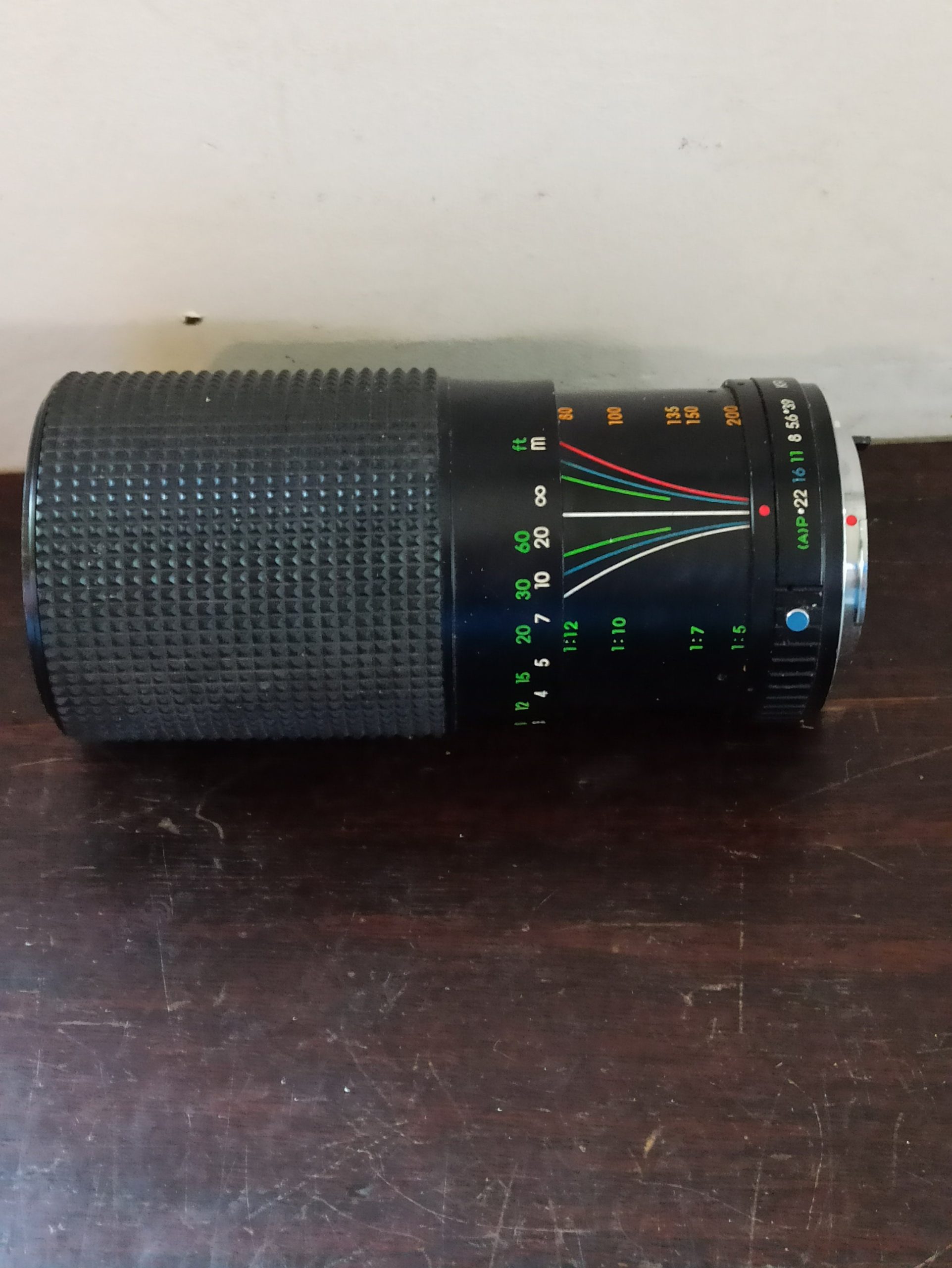 Vintage Sirius MC Auto Zoom Camera Lens. 1:39 F=80-200mm. 55 Diameter No. 916364 - Image 9