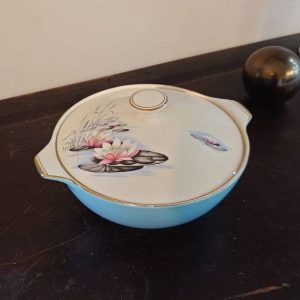 Alfred Meakin Water Lily Tureen - very good condition - c30cm wide