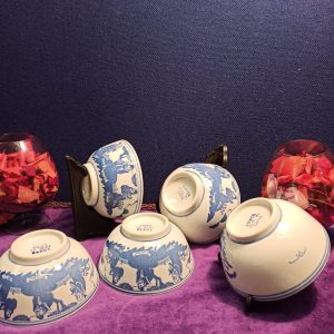 Vintage 5 Chinese Rice Bowls. Believed to be Featuring 'Fu', 'Lu' and 'Shou'. Excellent Condition.