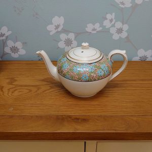 Vintage Gibson's Periwinkle Teapot - 7294 - Good to V Good Condition - Gold Edging - Great Find for Teapot Lovers!