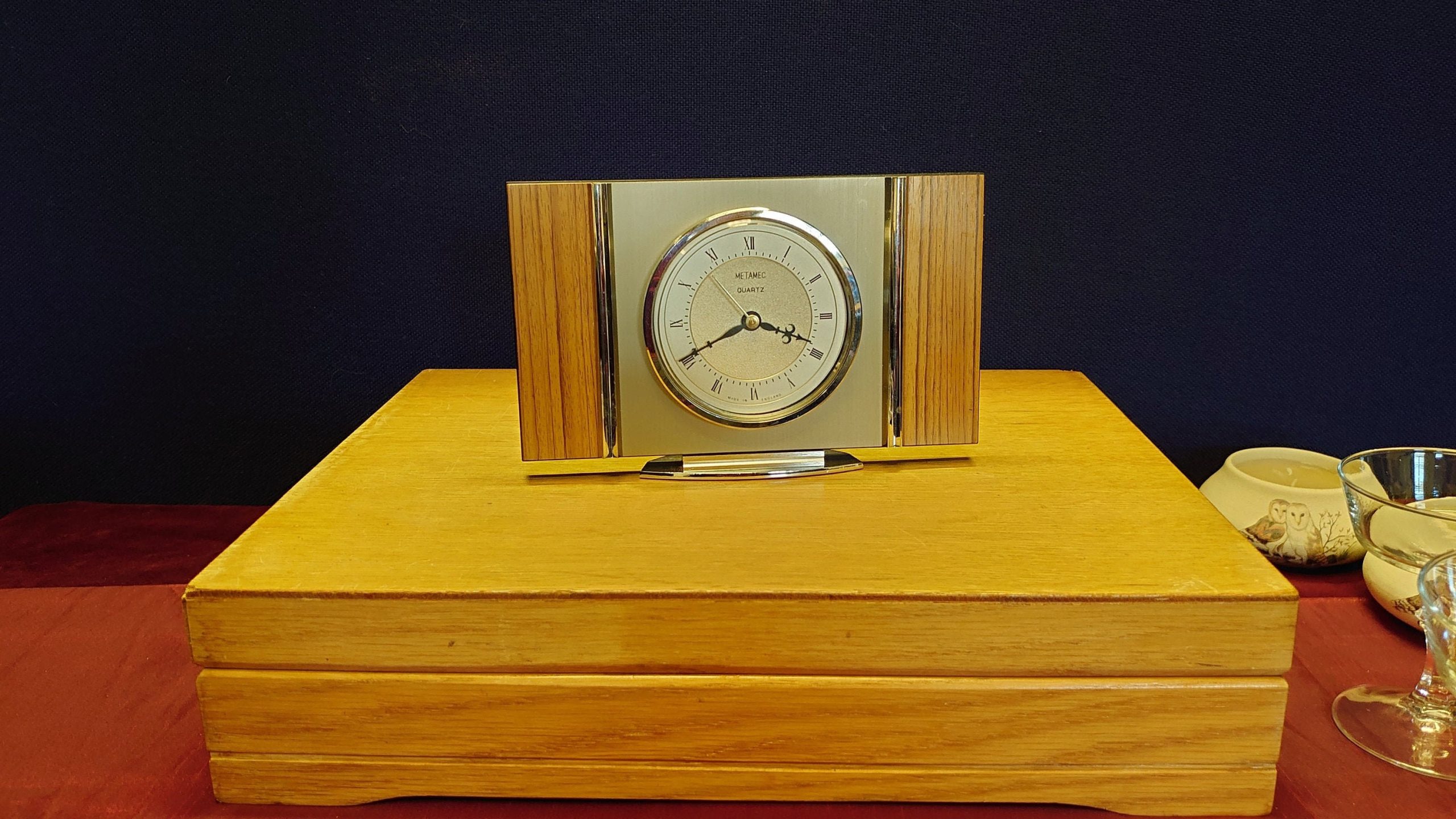 Metamec 1960s Quartz Clock. Roman Numerals. 20.5cm wide - Fully Working - Excellent Condition - Battery Operated