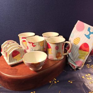 McCaw Allen Breakfast Set. Sugar Bowl, Toast Rack, 4 Mugs and 2 Tea Towels. Very Good Condition.