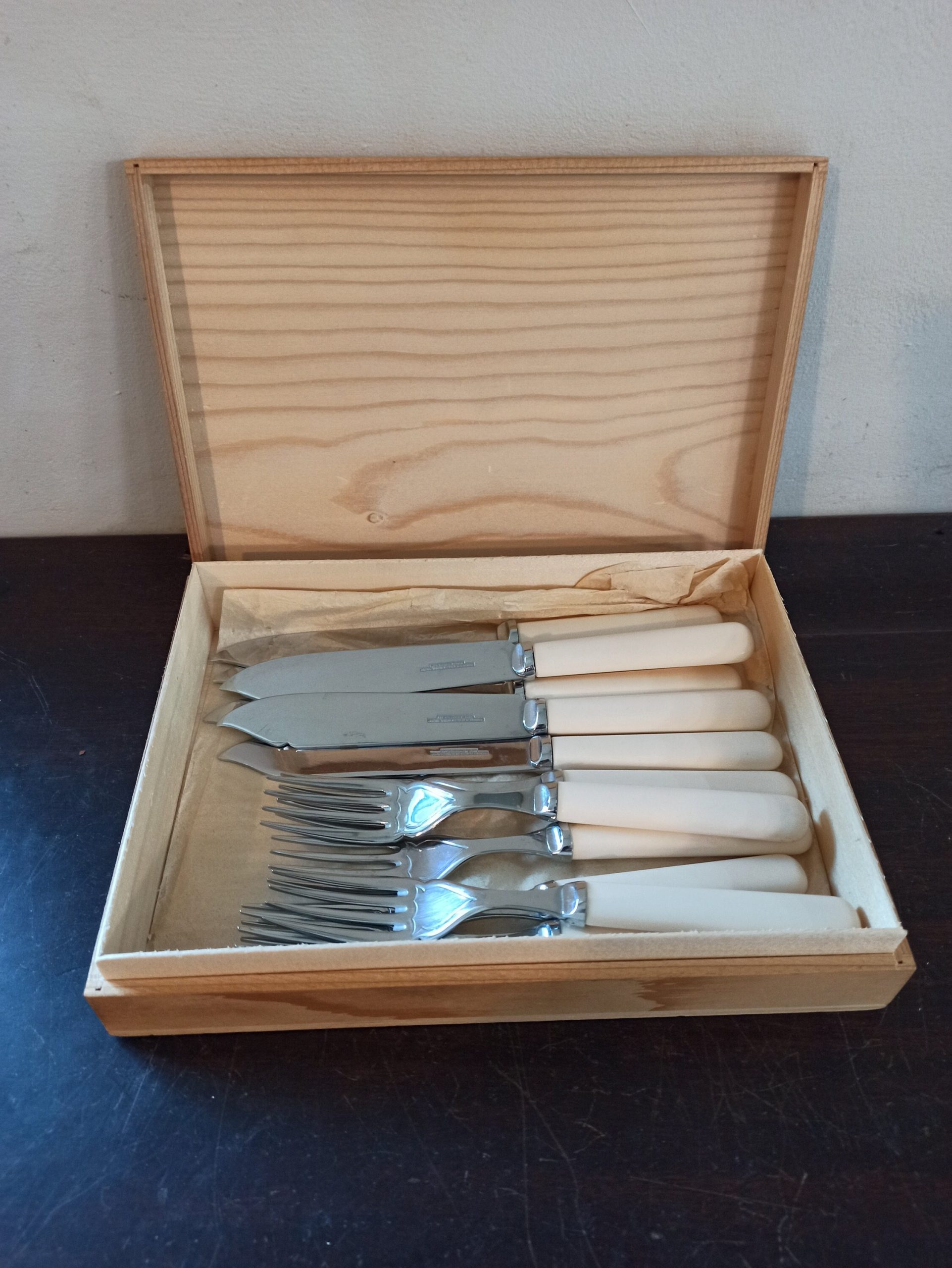 Vintage Set of 6 Fish Forks and 6 Fish Knives. Chrome Plated on Nickel. Made In Sheffield. Very Good Condition.