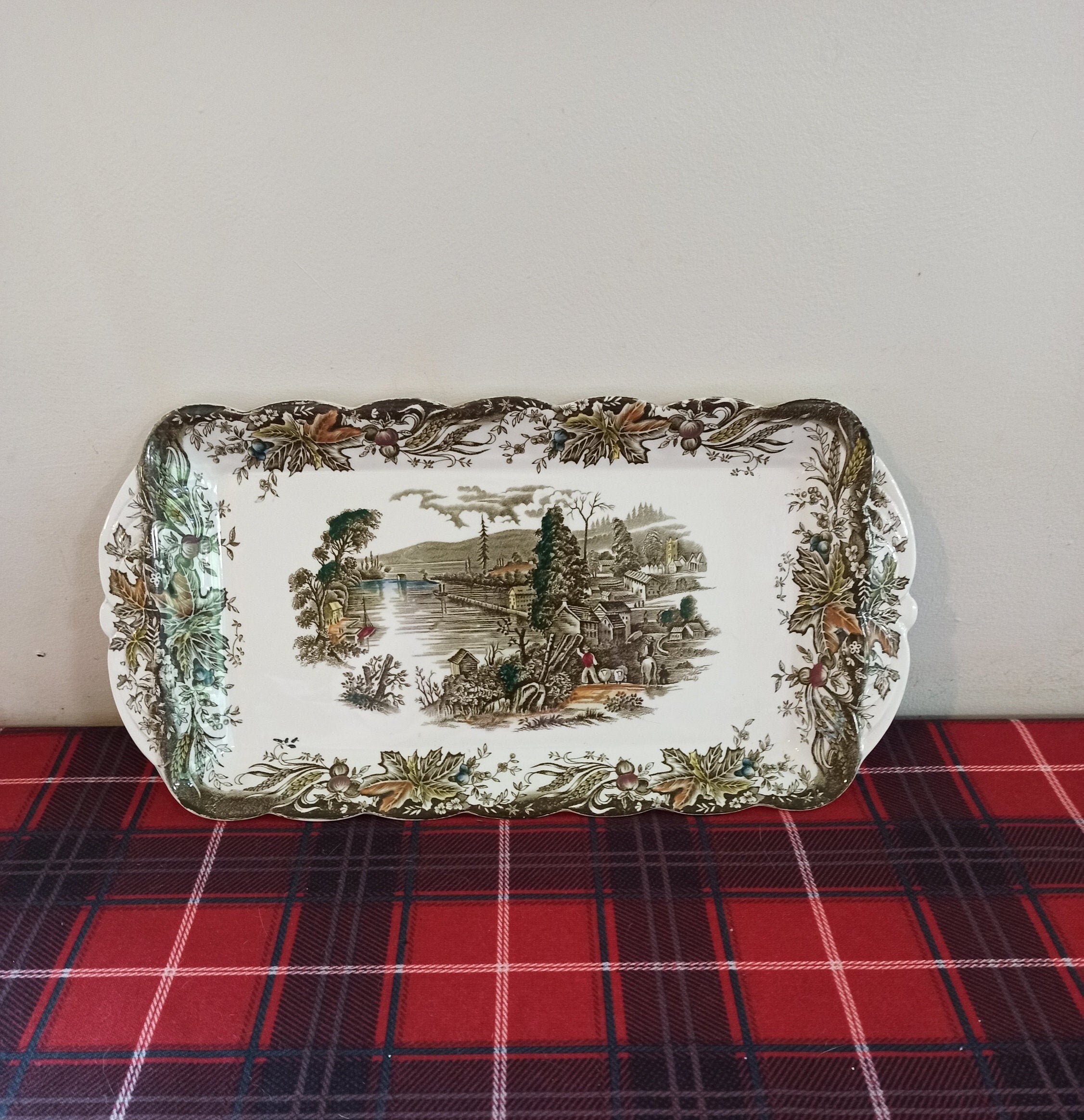 Ridgeway Decorative Sandwich / Cake Serving Plate. Excellent Condition. Hallowell Bay of Quinte.