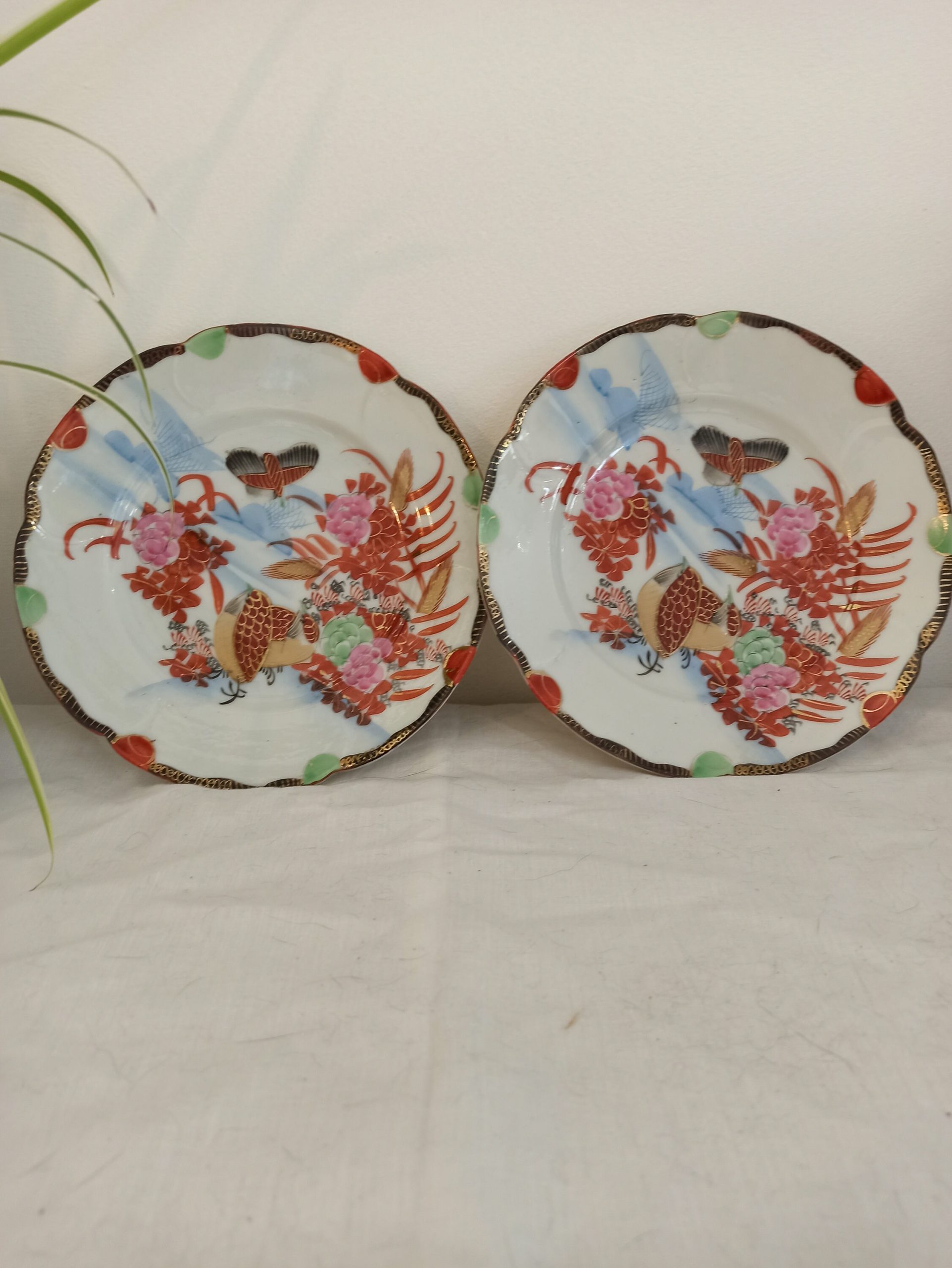 A Pair of Decorative Japanese / Chinese Cabinet / Display Plates. Very Good Condition. - Image 3