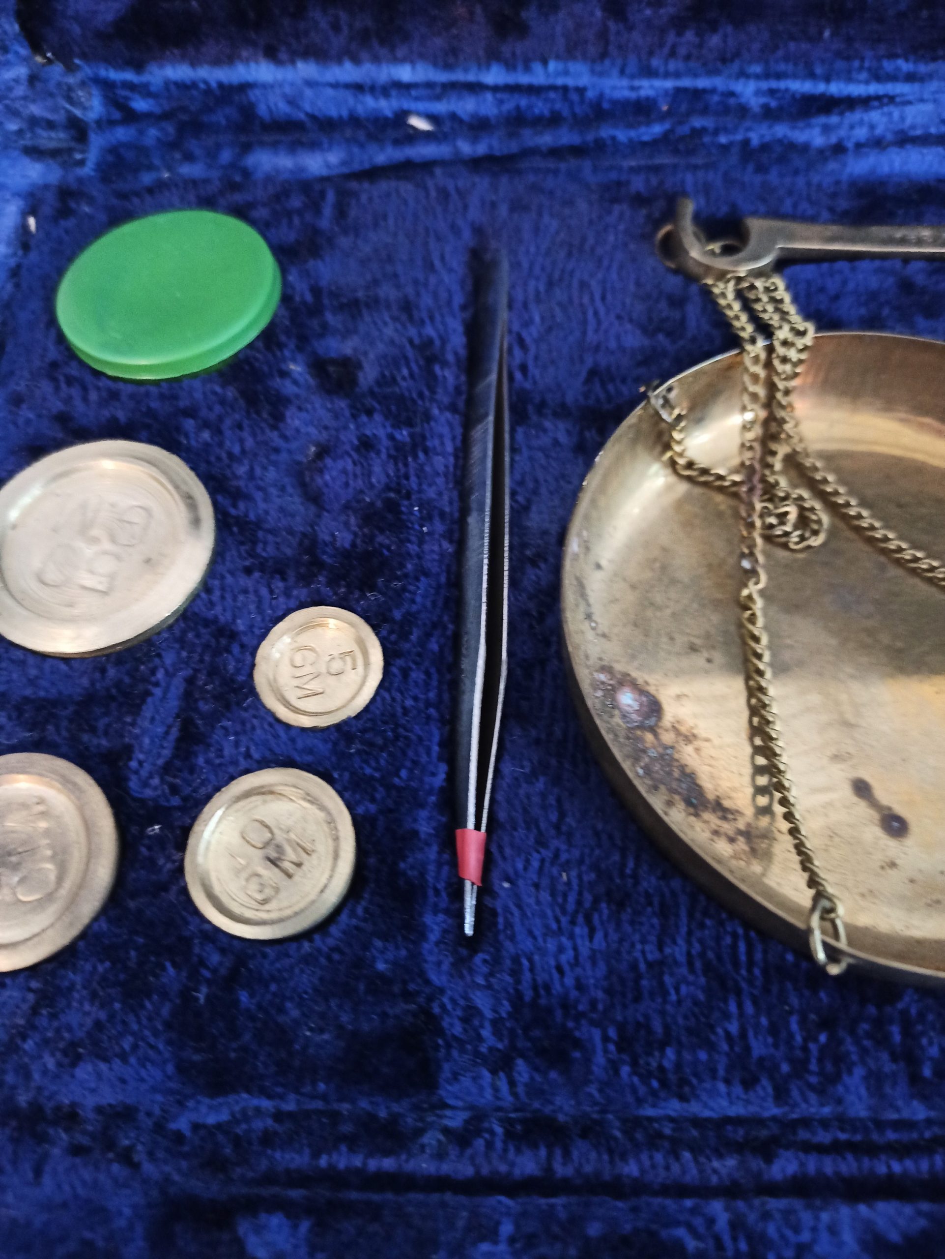 Vintage Brass Jewellery Weighing Scales. Original Box. - Image 7