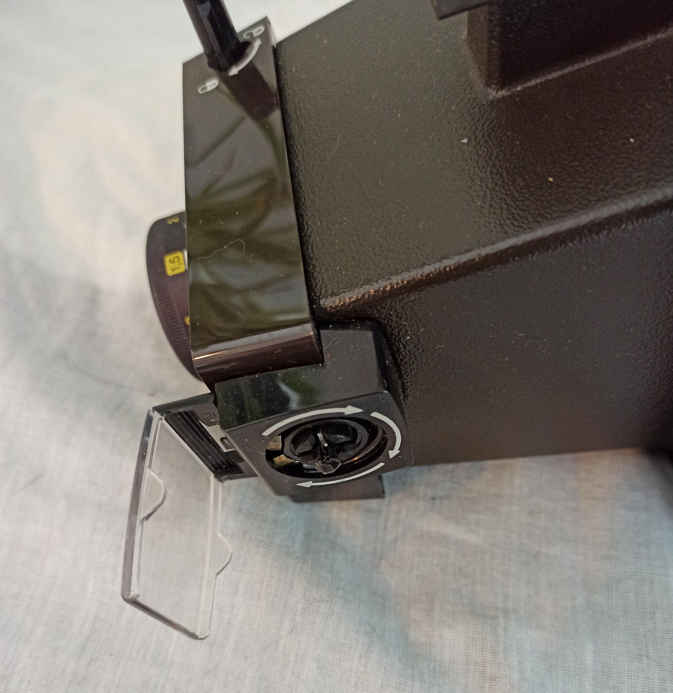 Polaroid Colour Swinger Land Camera II. Comes in Original Box - Image 4